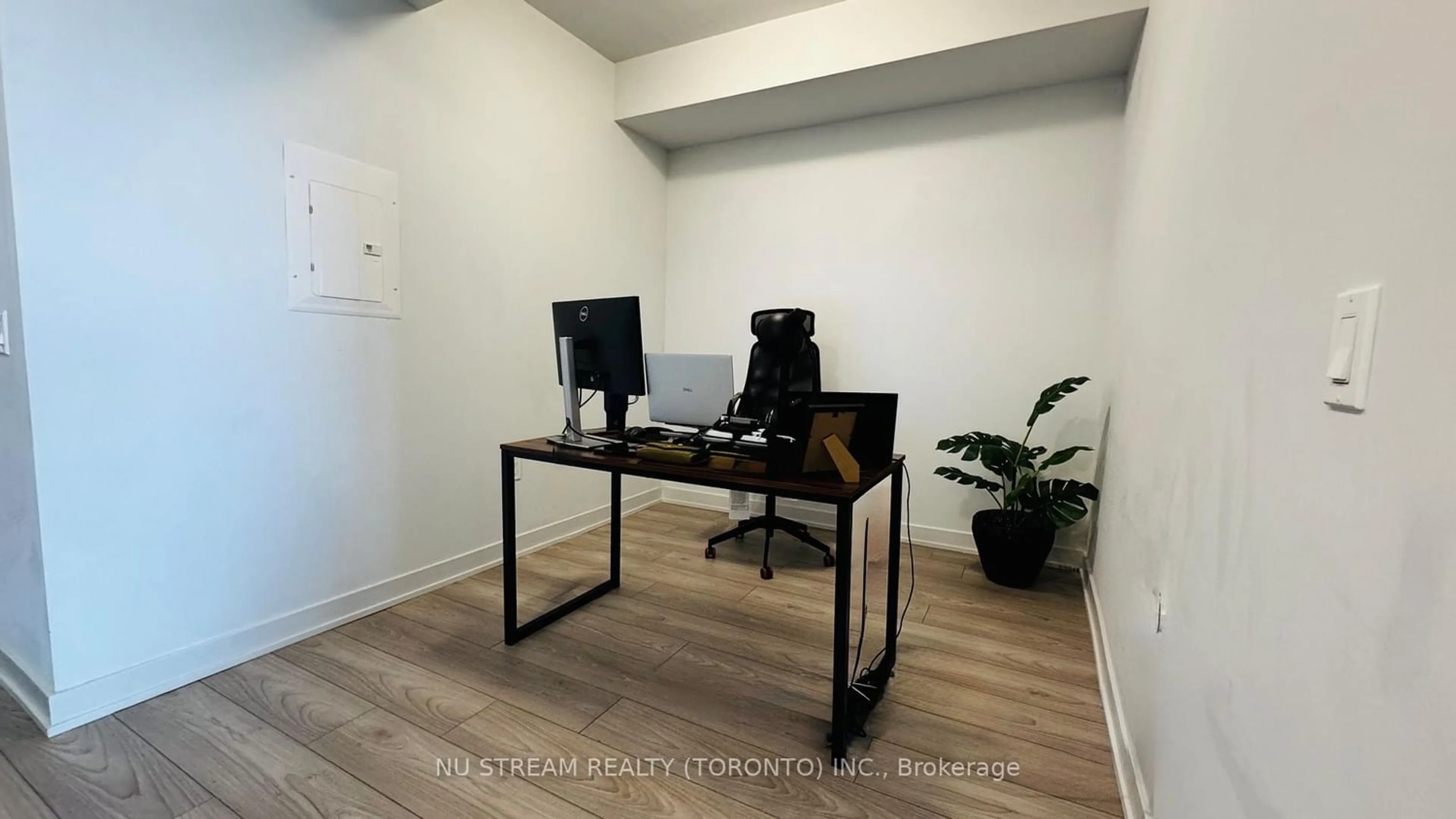 Unknown for 2920 Highway 7 Rd #904, Vaughan Ontario L4K 0P4