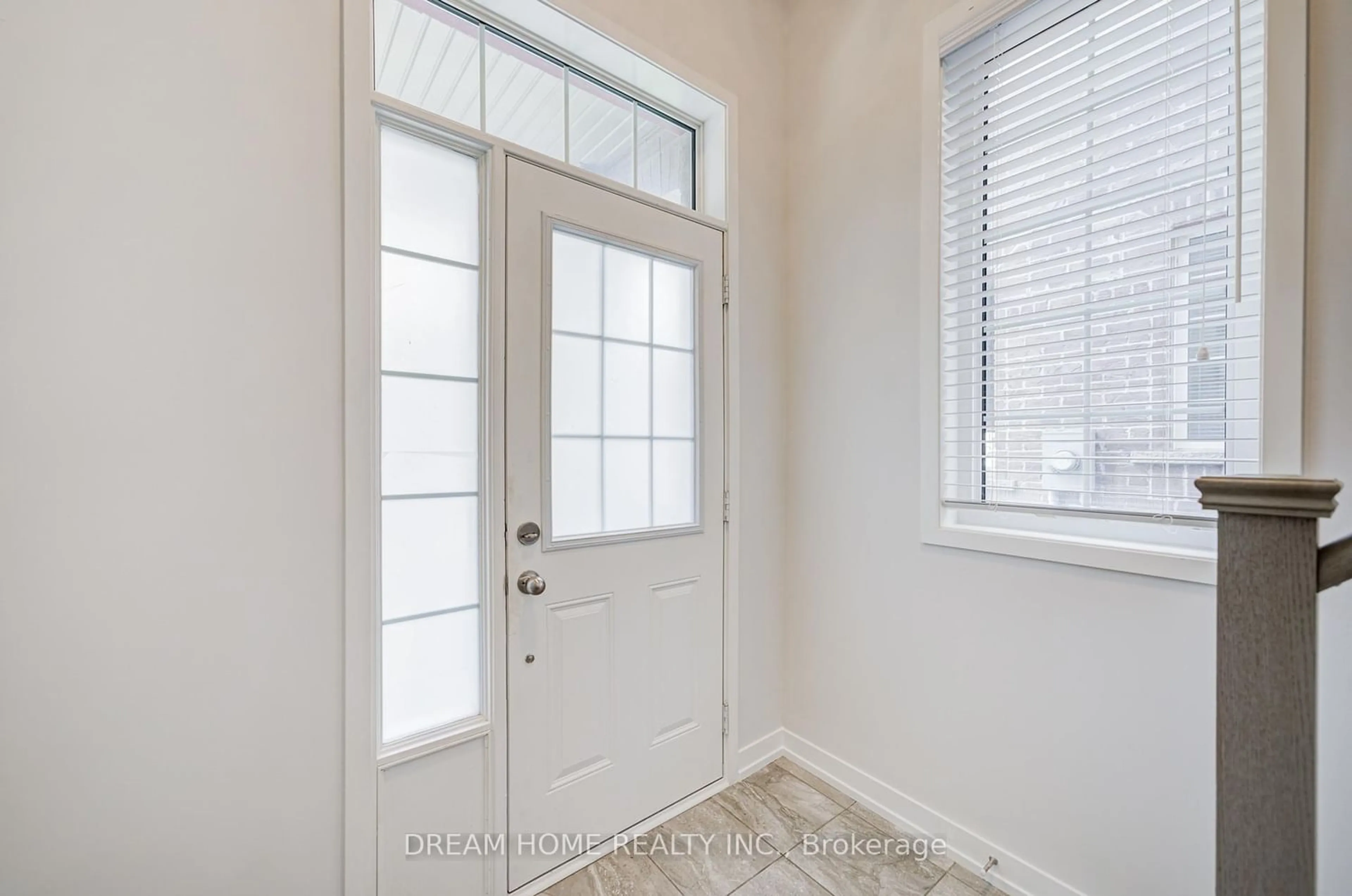 Unknown for 7 Heswall Lane, Newmarket Ontario L3Y 0E1