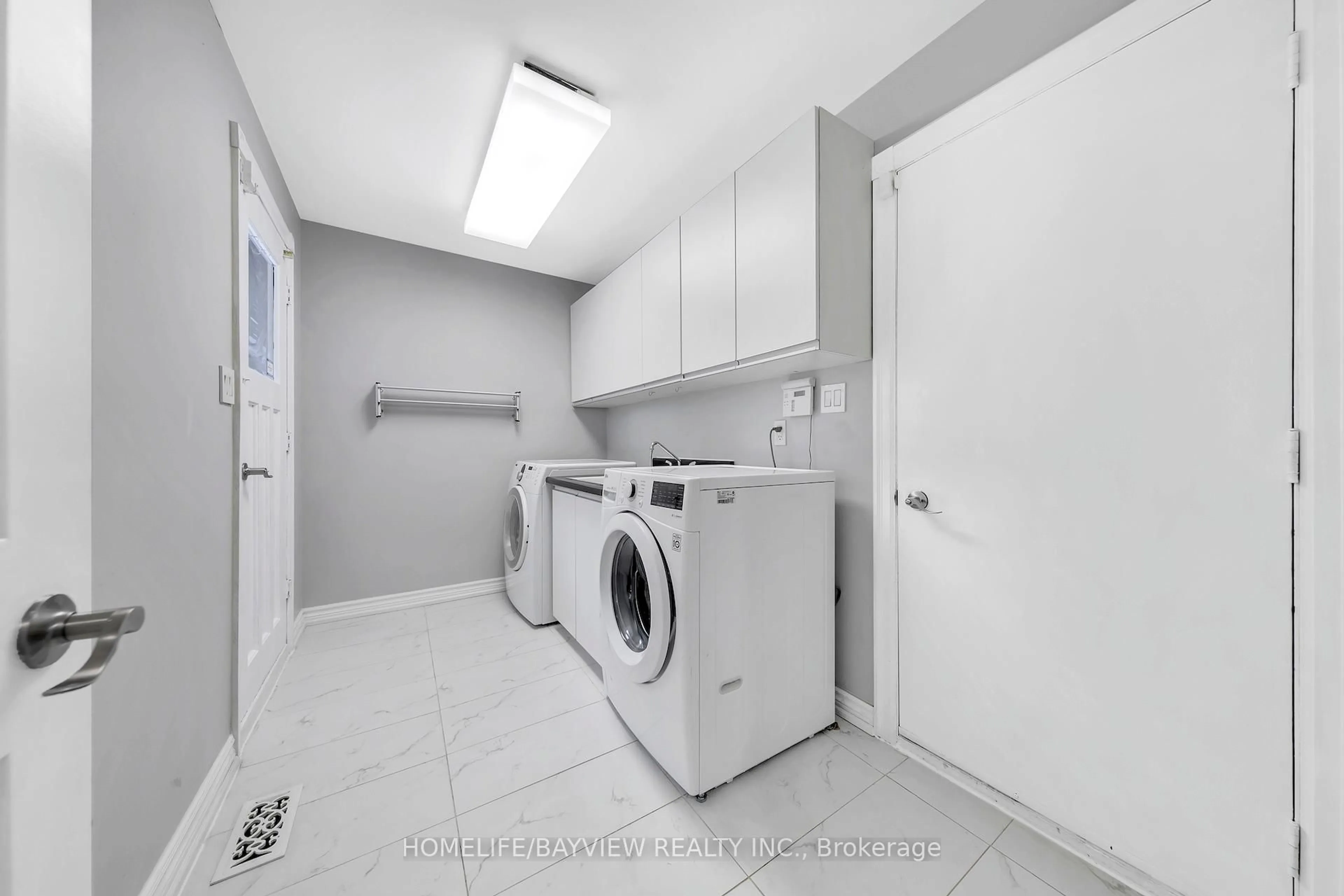 Unknown for 8 Sala Dr, Richmond Hill Ontario L4C 8C2