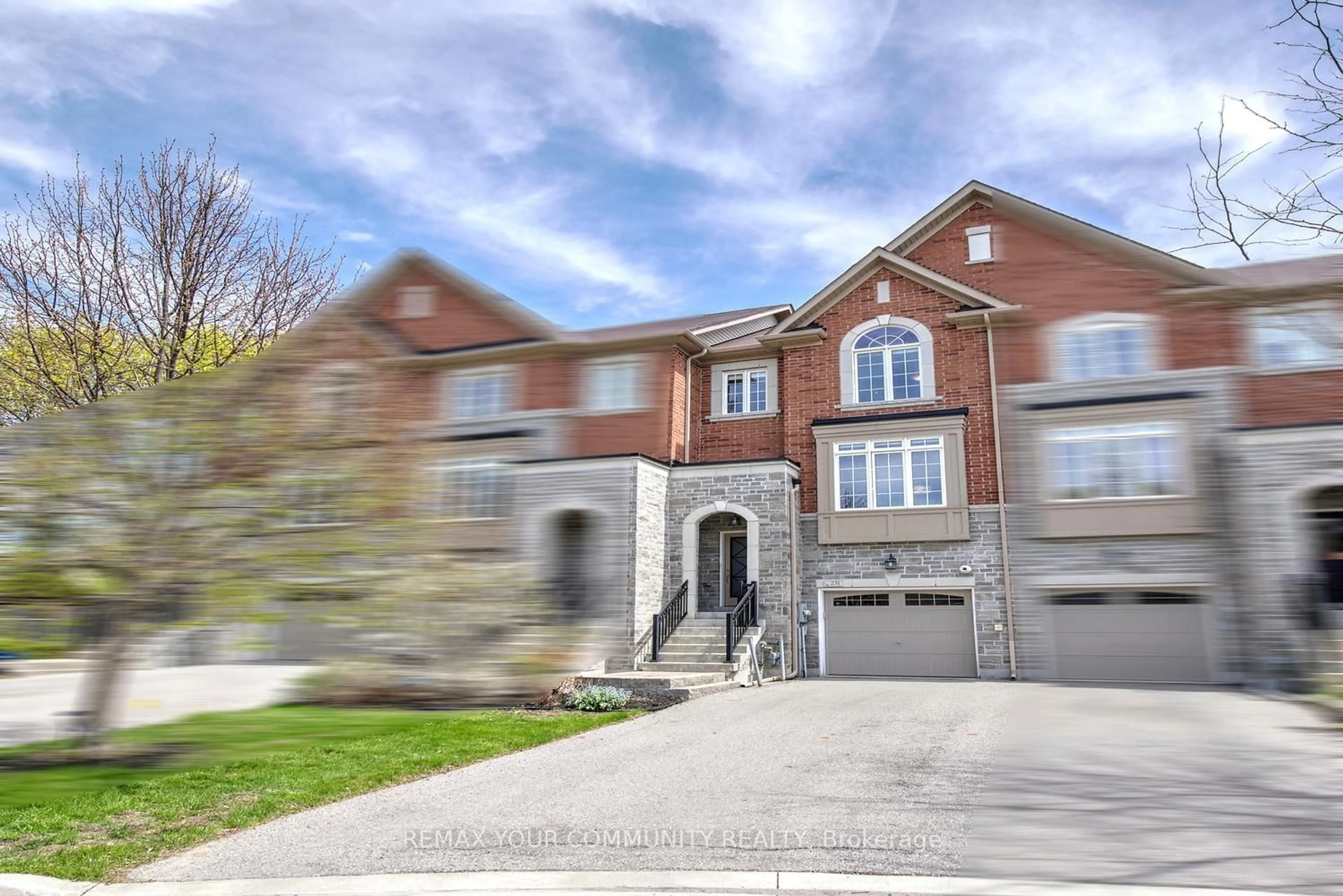Unknown for 231 Appleton Crt, Newmarket Ontario L3Y 0B8