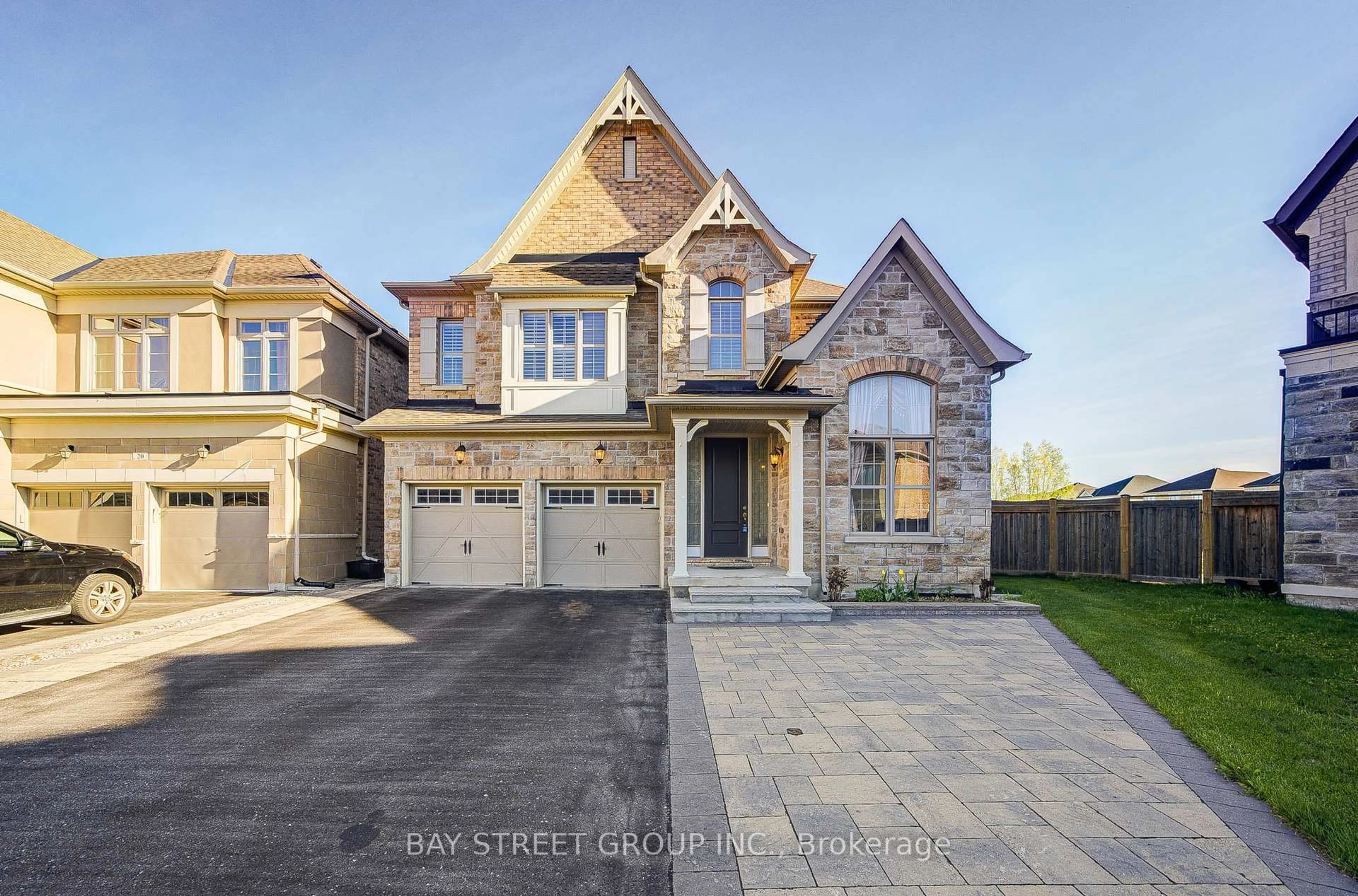 Home with brick exterior material, street for 28 Boland Crt, Aurora Ontario L4G 0W6