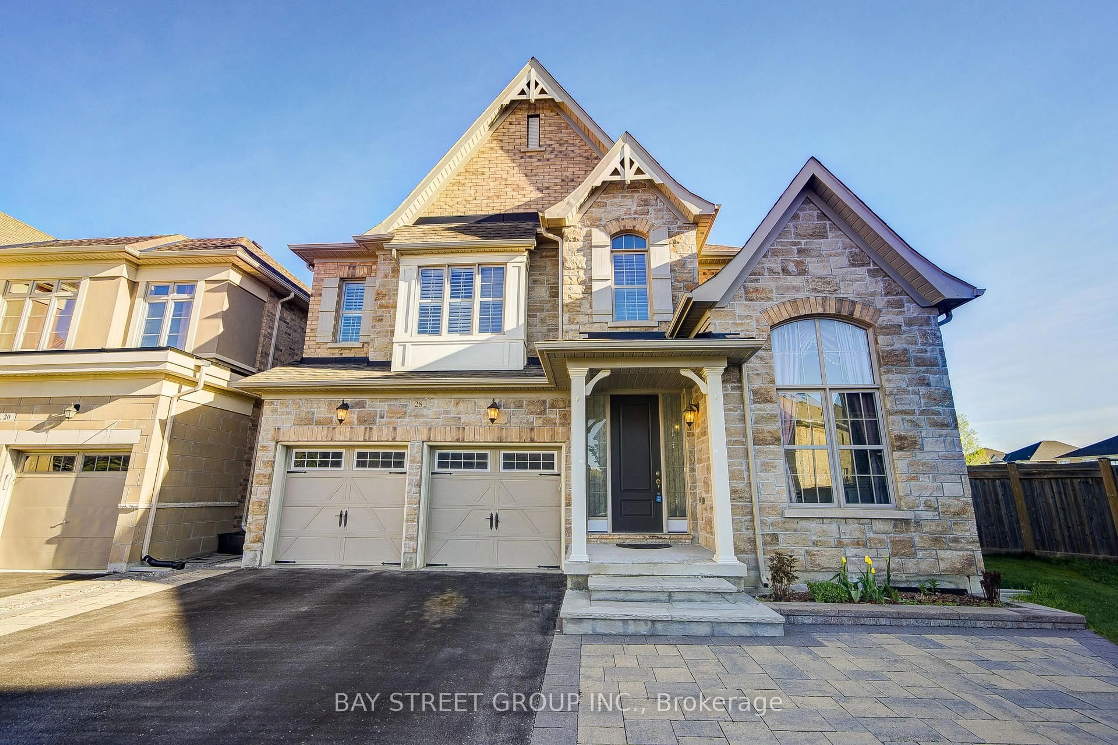 Home with brick exterior material, street for 28 Boland Crt, Aurora Ontario L4G 0W6