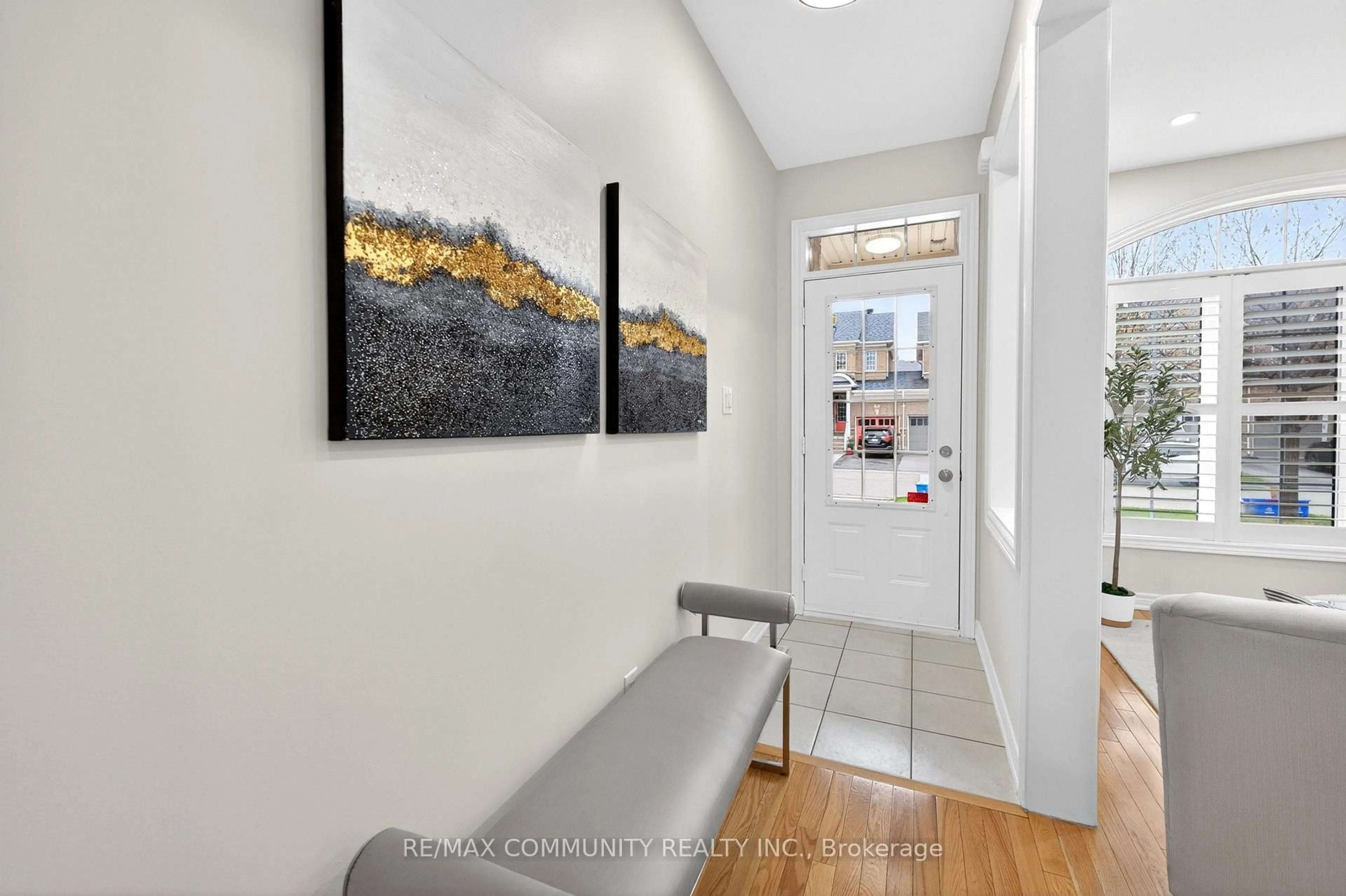 Indoor entryway for 28 Radmore Pl, Markham Ontario L6B 0G7
