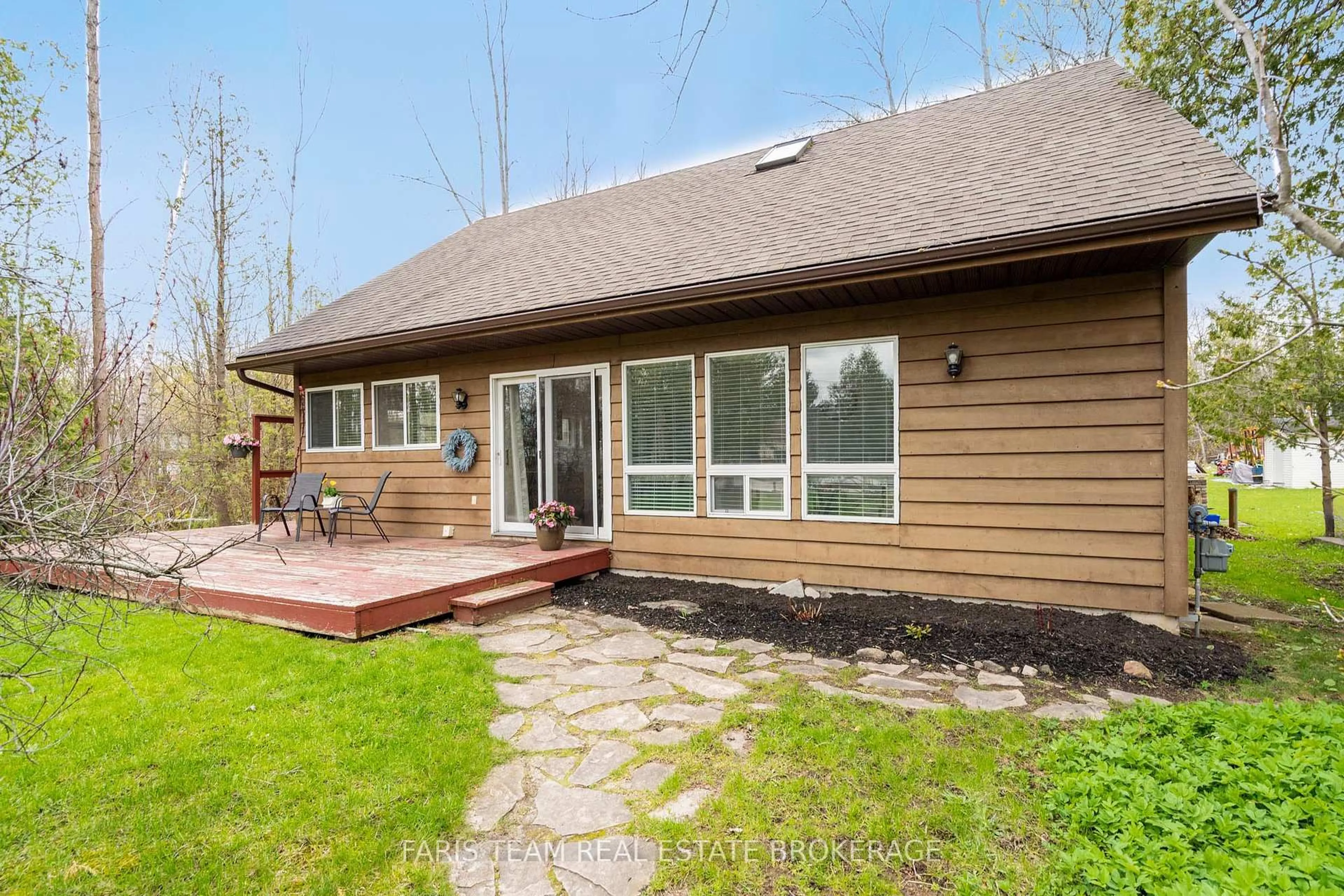 Patio, water/lake/river/ocean view for 2720 Ireton St, Innisfil Ontario L9S 2J2