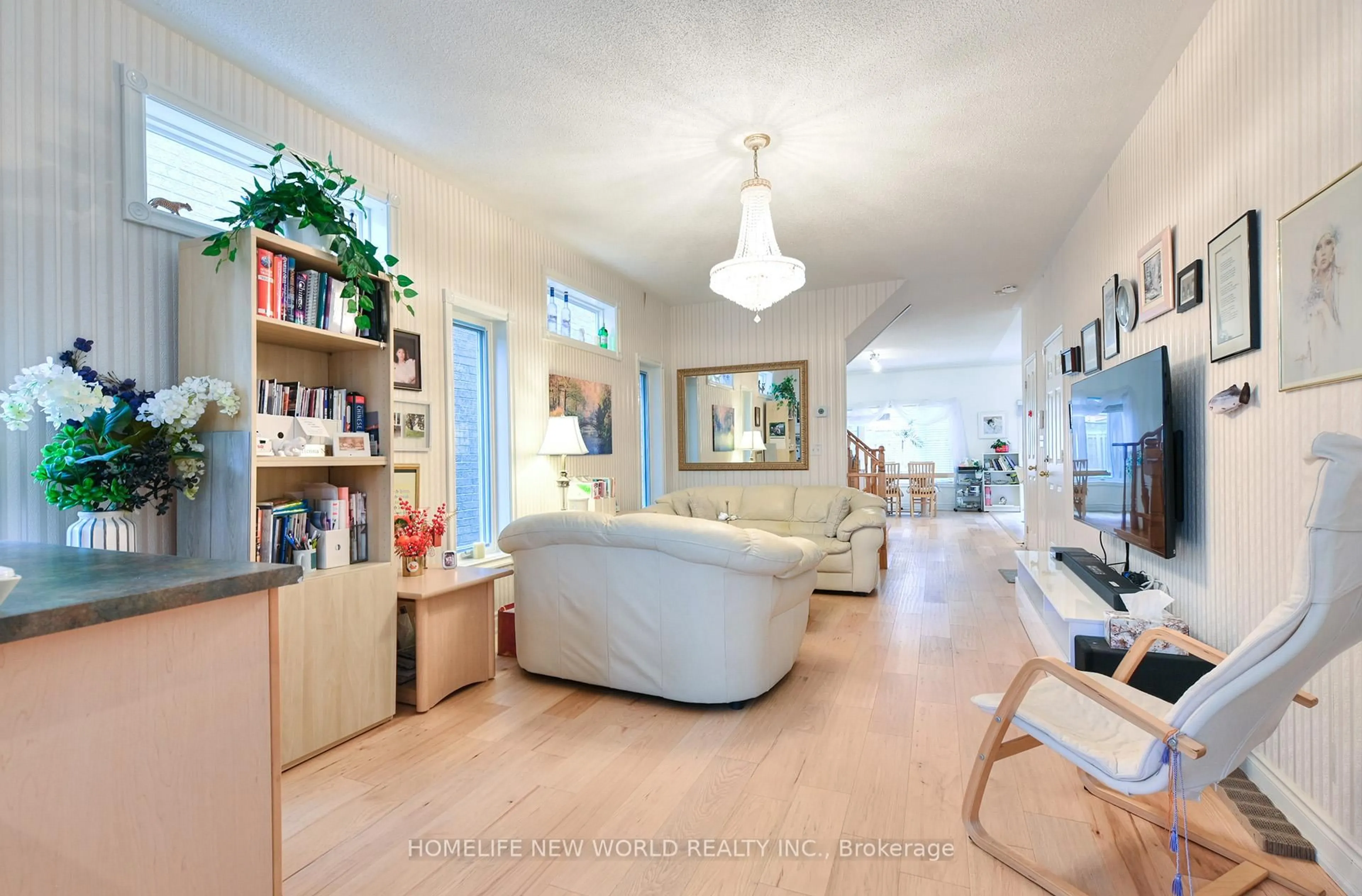 Unknown for 7 Fairlawn Ave, Markham Ontario L6C 2E7