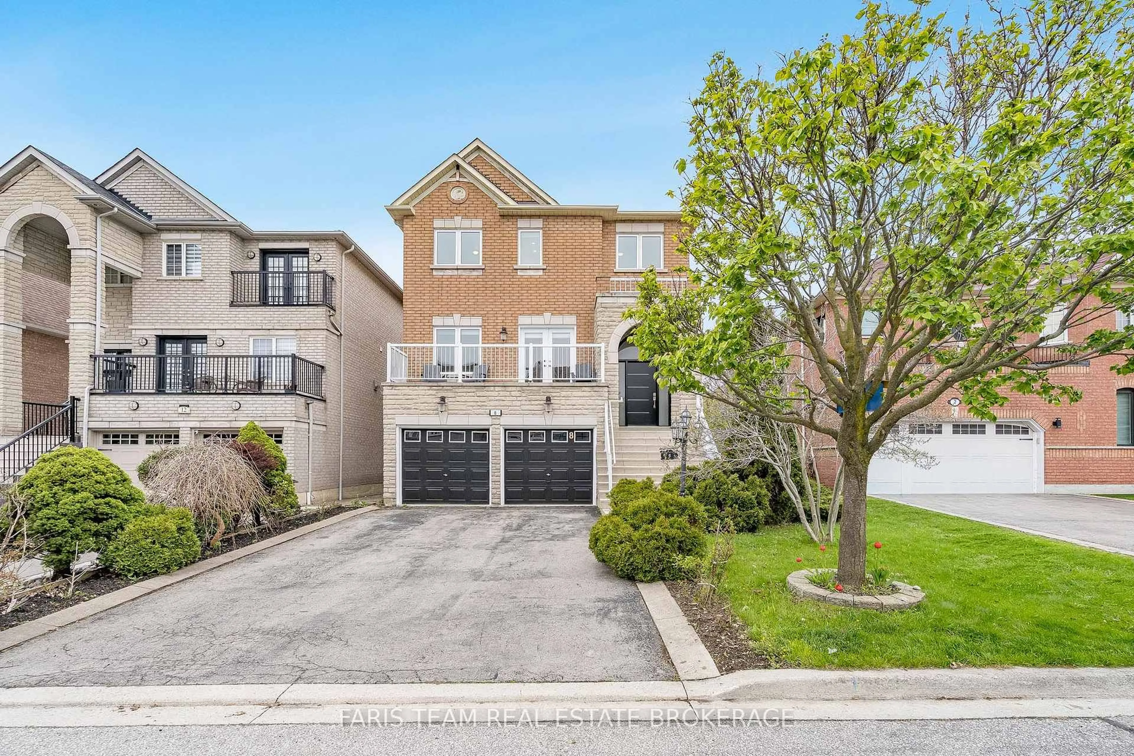 A pic from outside/outdoor area/front of a property/back of a property/a pic from drone, street for 8 Pietro Dr, Vaughan Ontario L6A 3K5