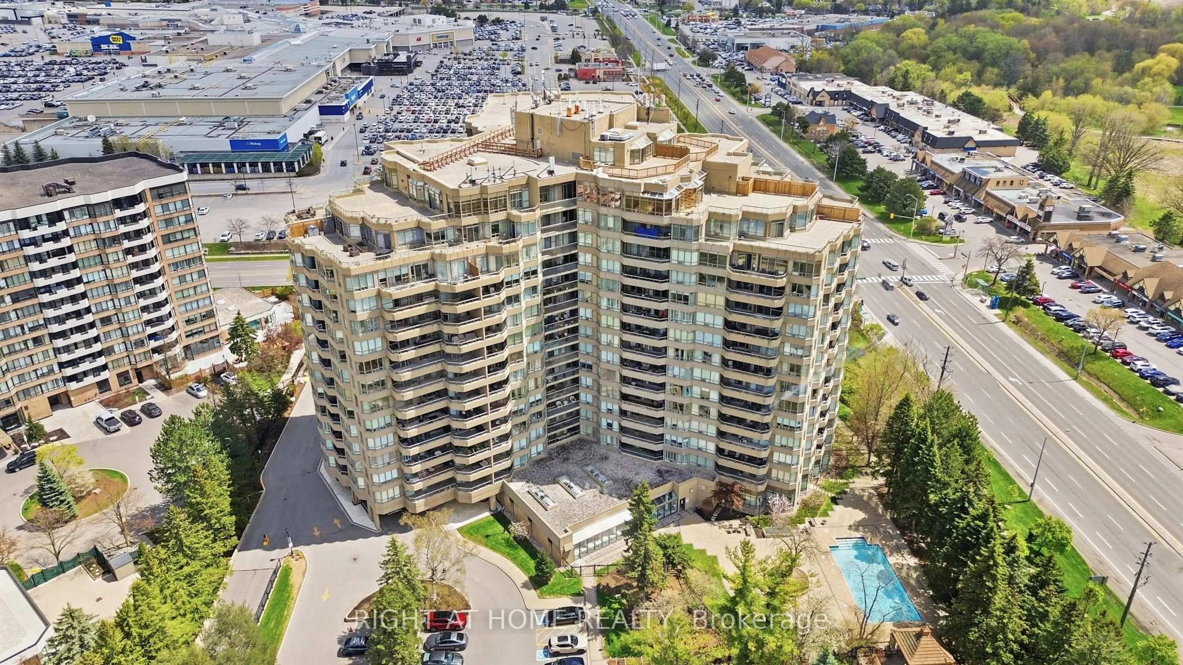 A pic from outside/outdoor area/front of a property/back of a property/a pic from drone, city buildings view from balcony for 610 BULLOCK Dr #803, Markham Ontario L3R 0G1