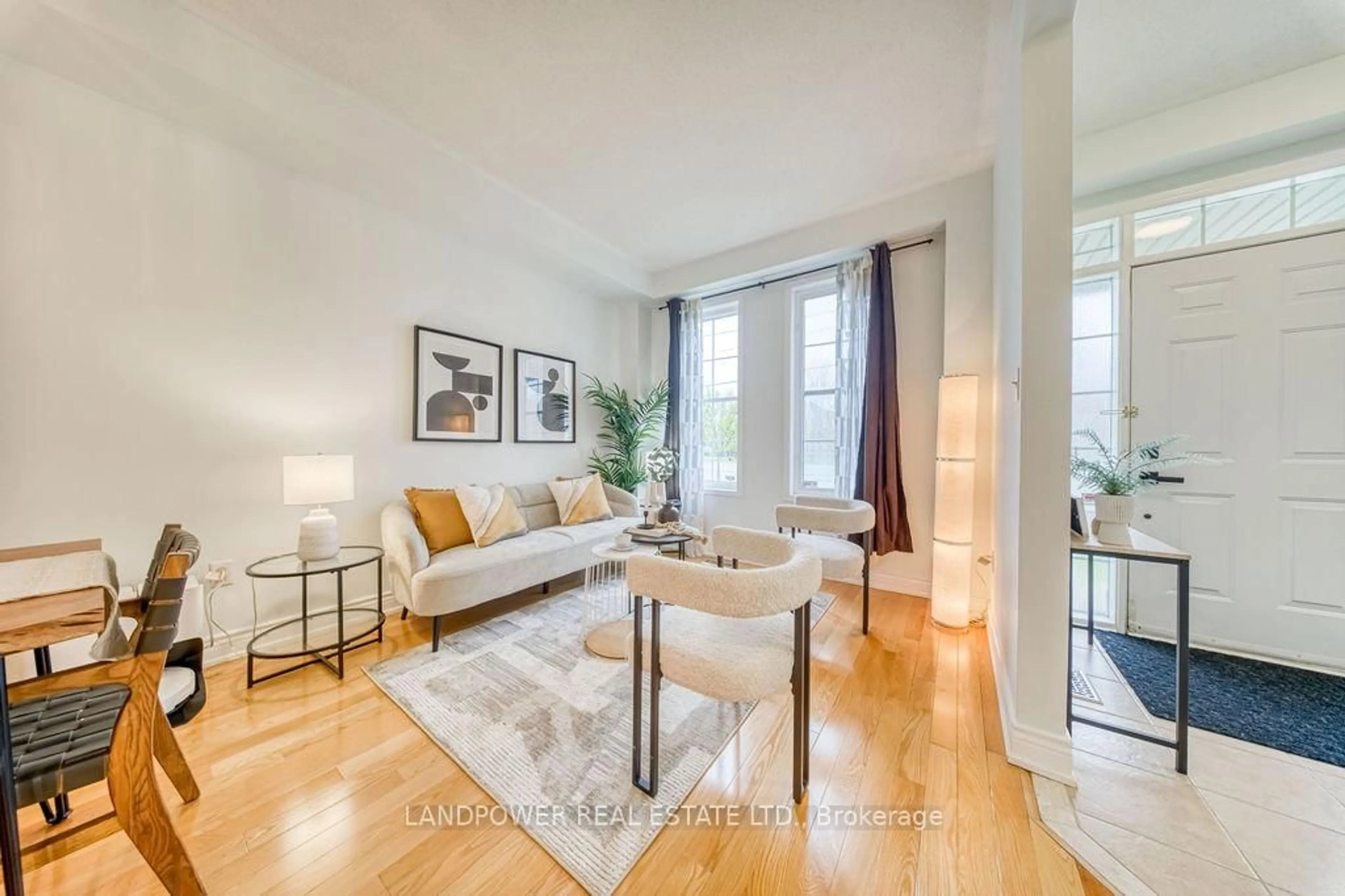 Living room with furniture, unknown for 125 Yale Lane, Markham Ontario L6B 1G5