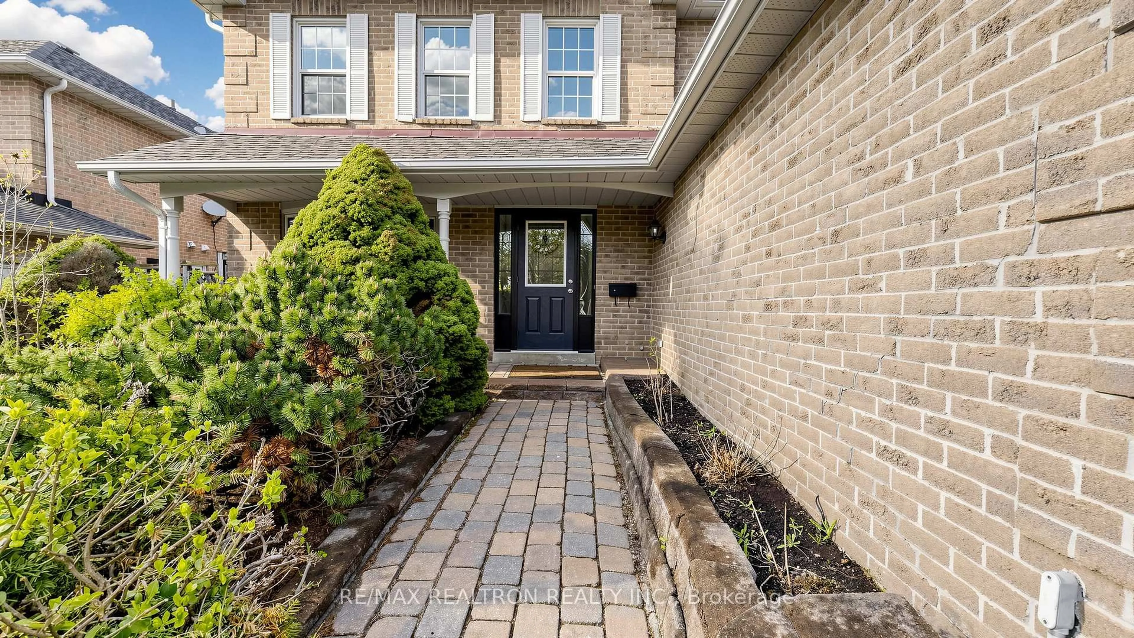 Home with brick exterior material, street for 48 Beatty Cres, Aurora Ontario L4G 5V4