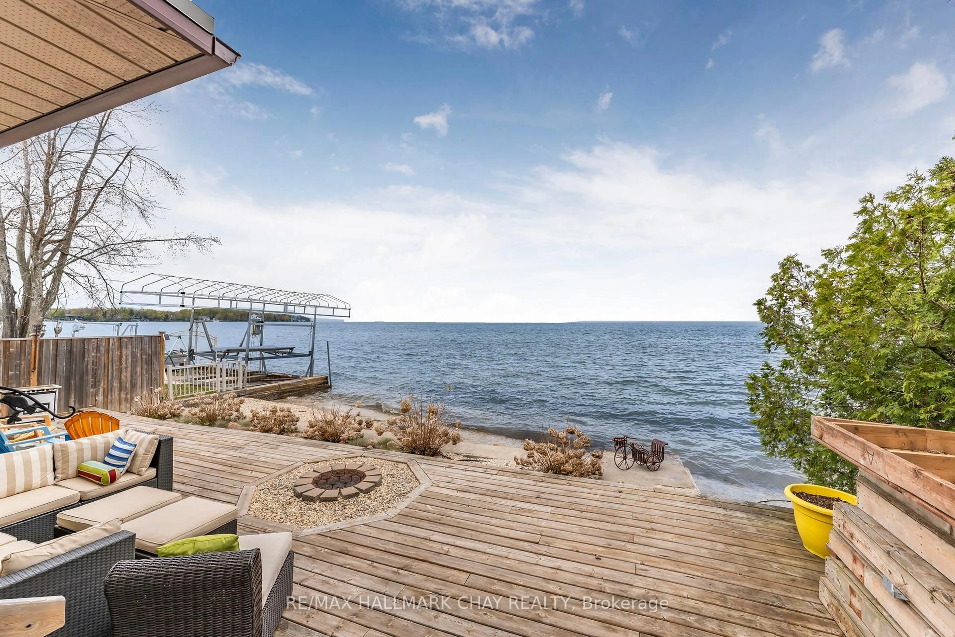 Patio, water/lake/river/ocean view for 2617 Leonard St, Innisfil Ontario L9S 3V3