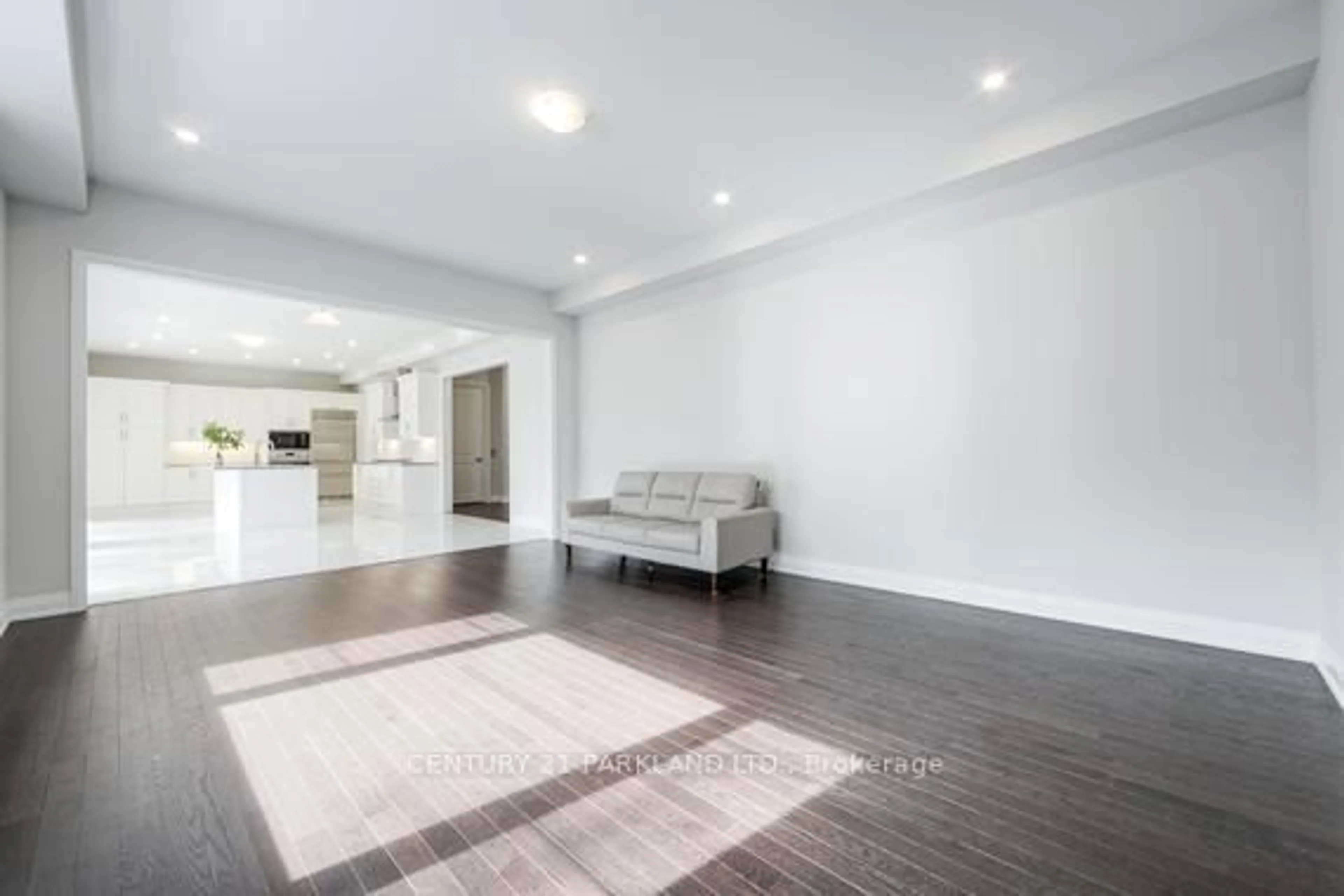 Unknown for 6 Dennis Reed Crt, Aurora Ontario L4G 4A5