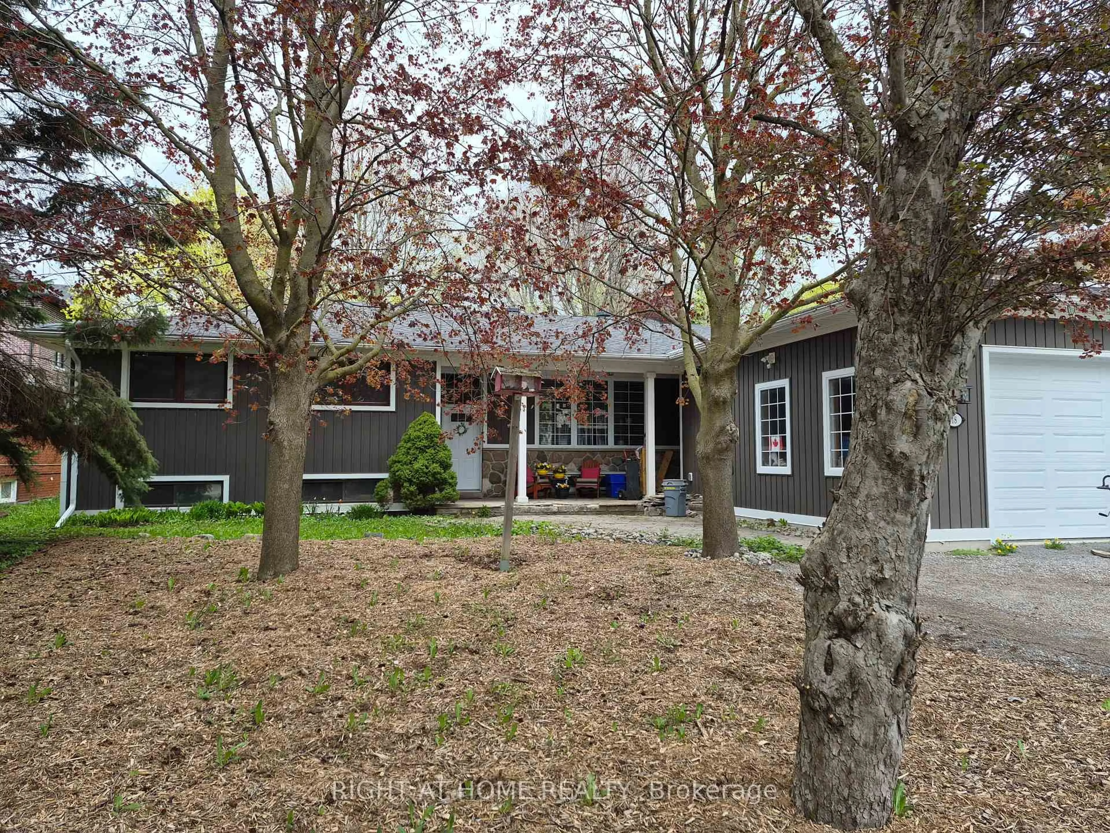 A pic from outside/outdoor area/front of a property/back of a property/a pic from drone, street for 18 Gallacher Ave, Richmond Hill Ontario L4E 2Y2
