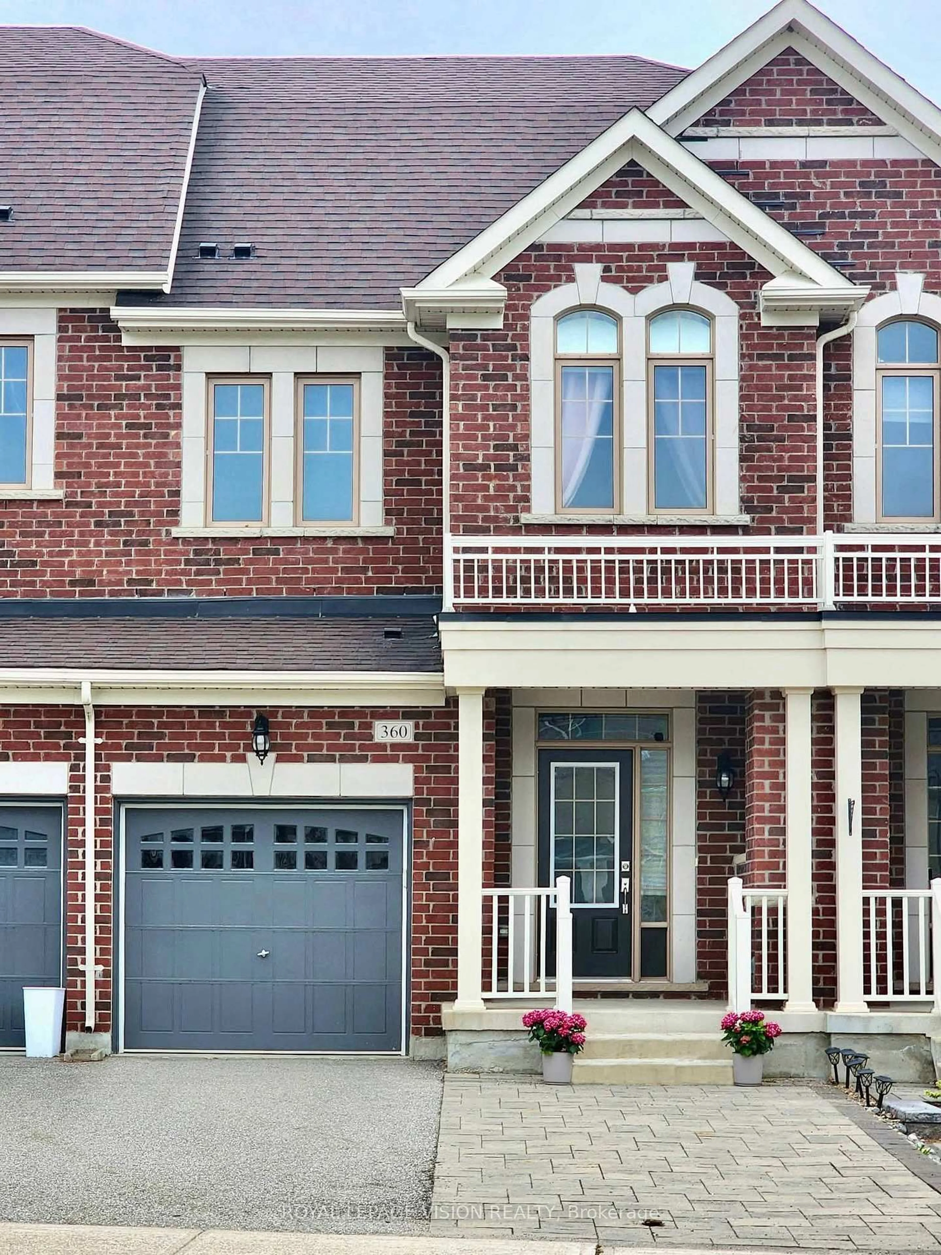 Home with brick exterior material, street for 360 William Graham Dr, Aurora Ontario L4G 0Z9