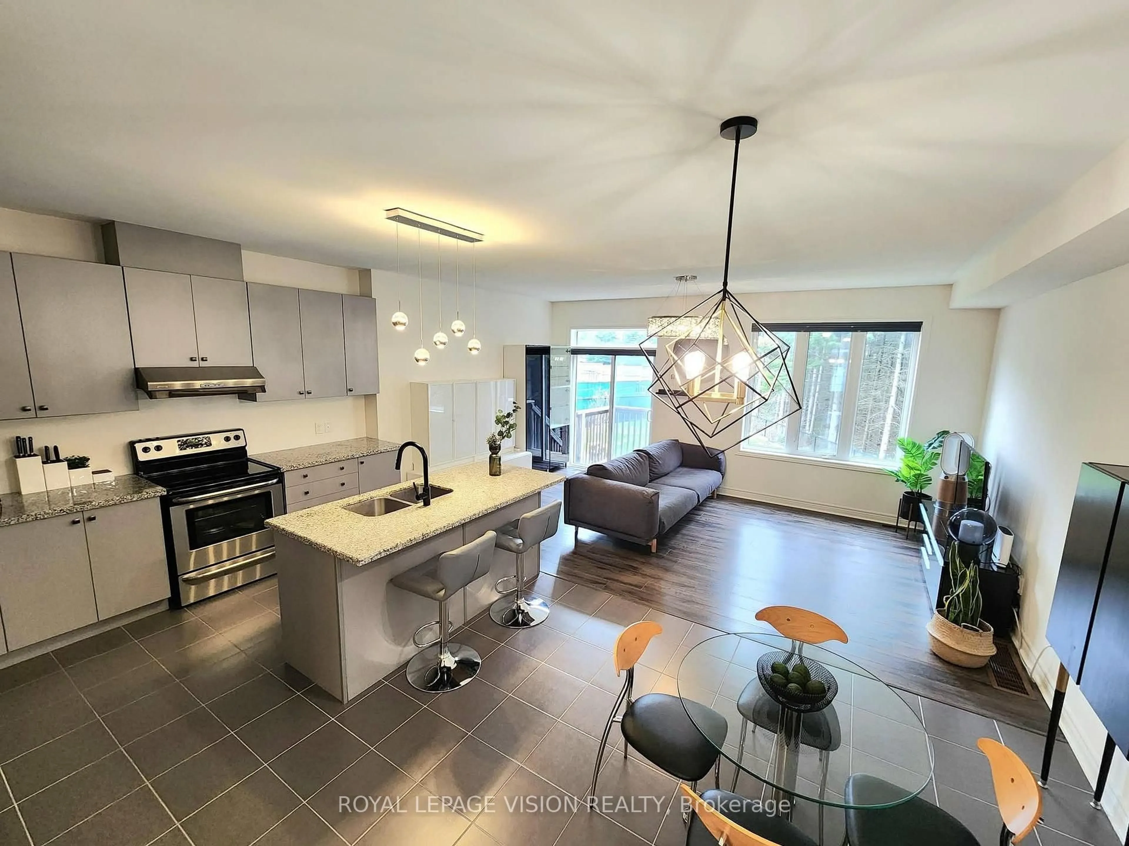 Open concept kitchen, ceramic/tile floor for 360 William Graham Dr, Aurora Ontario L4G 0Z9