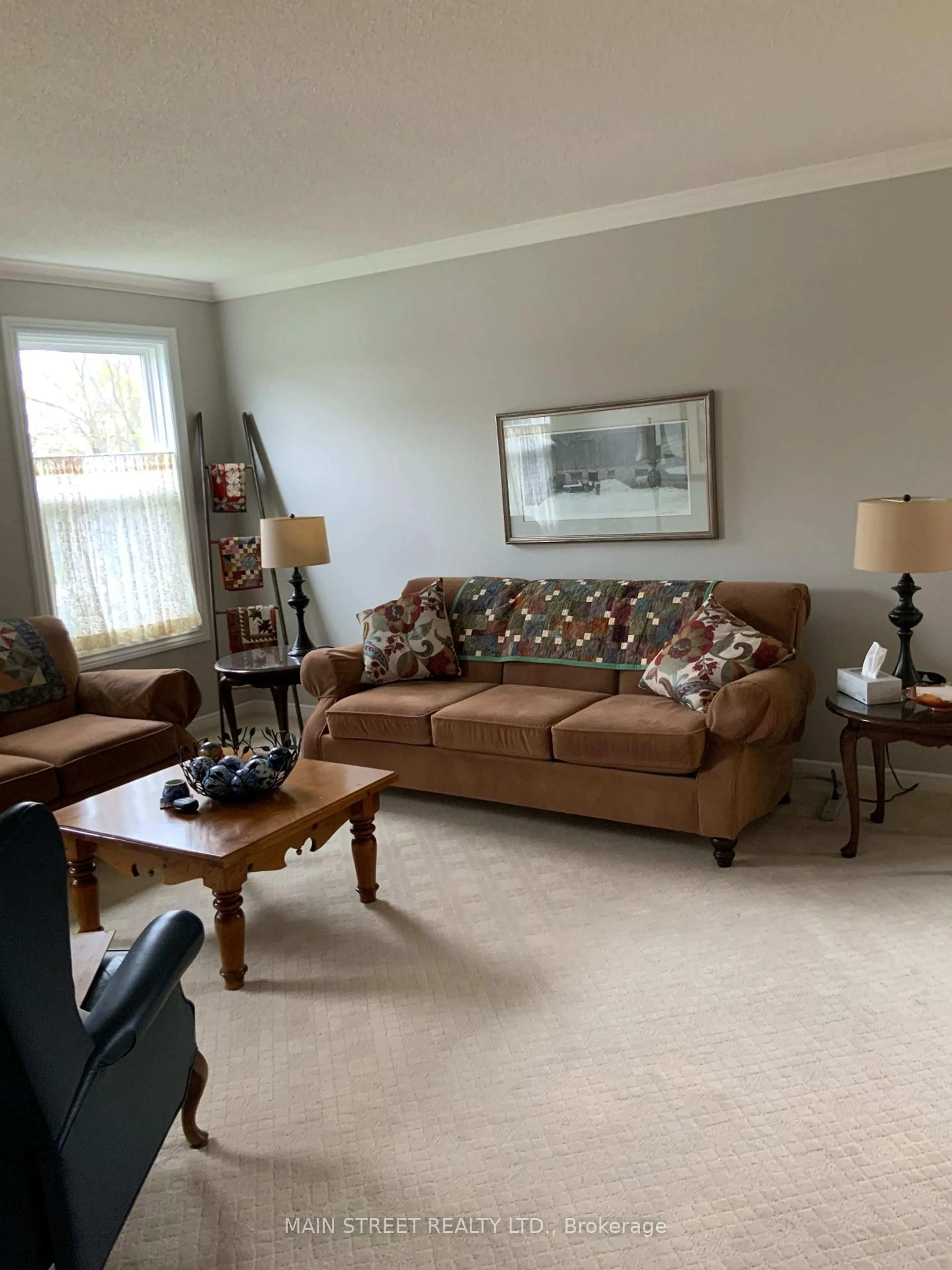 Living room with furniture, unknown for 32 Centre Rd, Uxbridge Ontario L9P 1A7