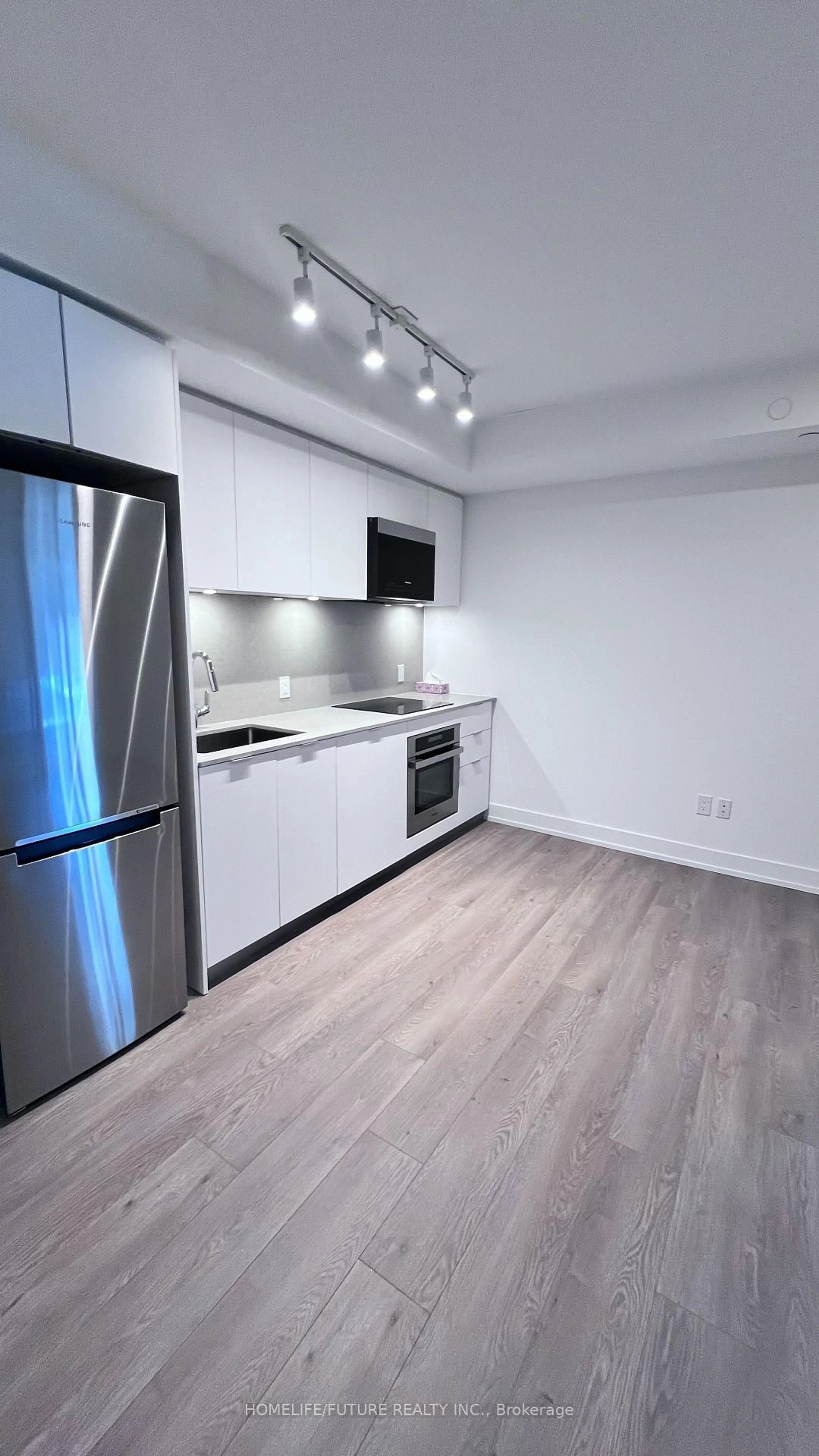 Standard kitchen, wood/laminate floor for 8 Cedarland Dr #826, Markham Ontario L6G 0H4