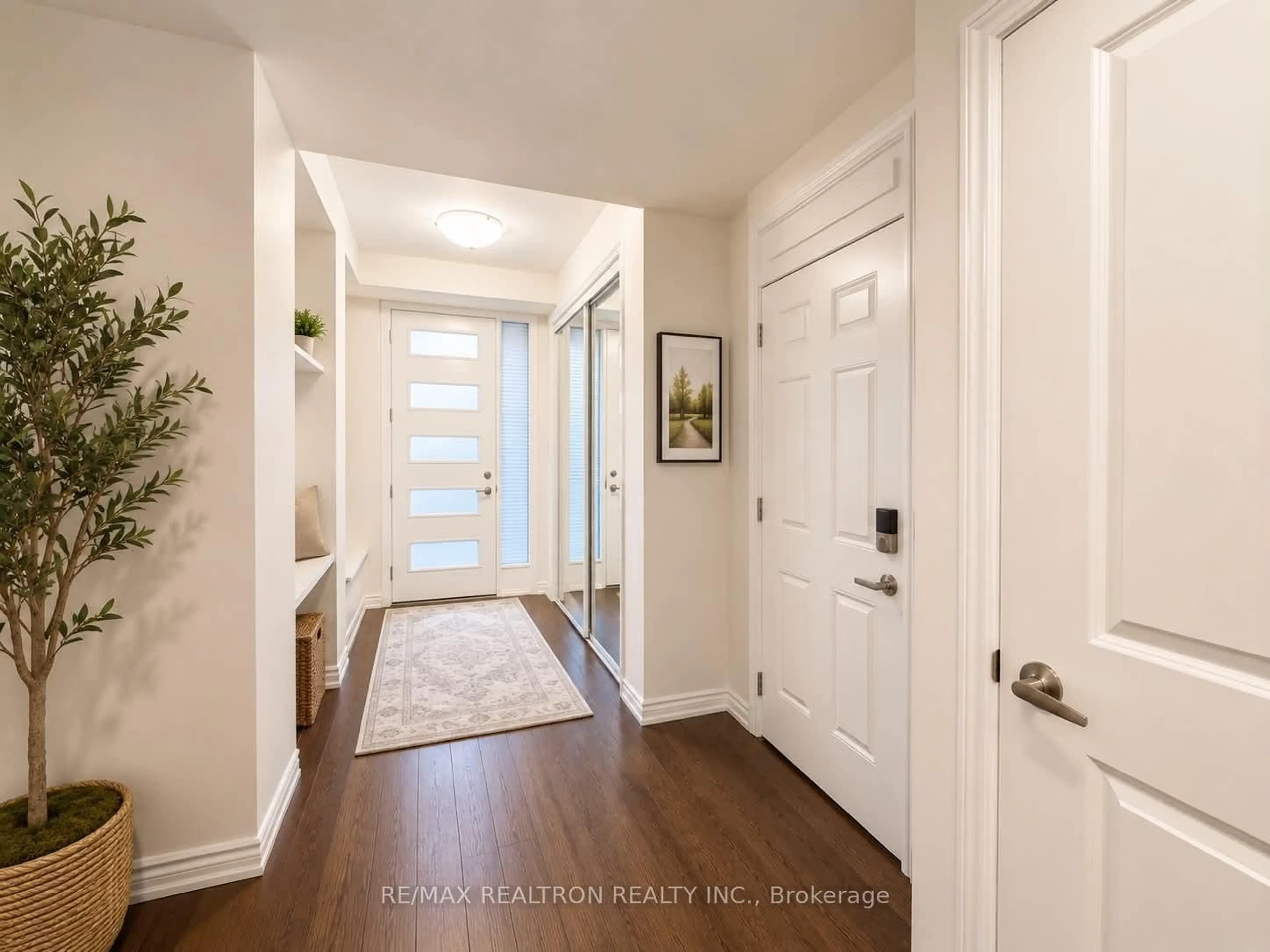 Indoor entryway for 8 Thomas Frisby Jr Cres, Markham Ontario L6C 3L1