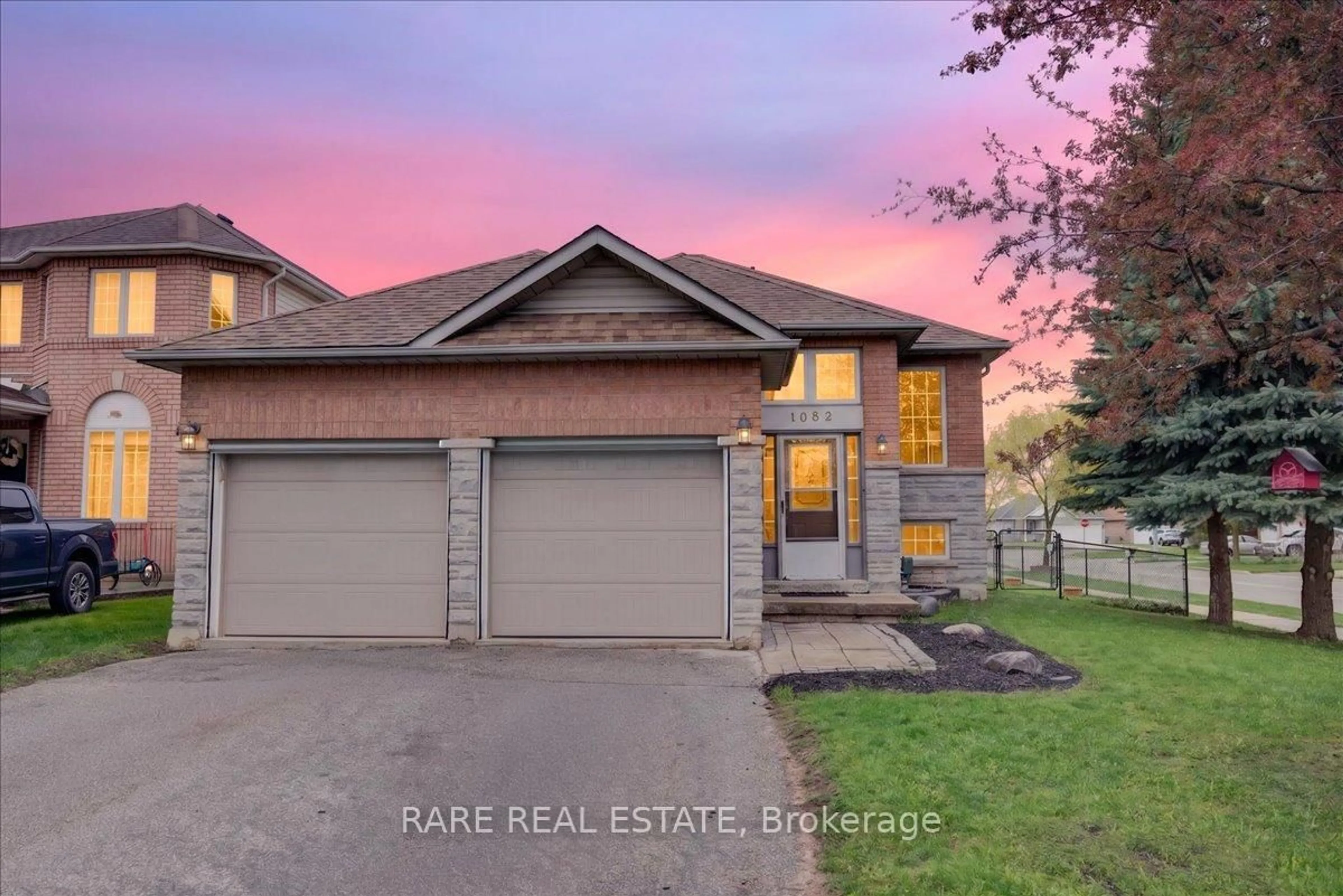 Home with brick exterior material, water/lake/river/ocean view for 1082 Kensington St, Innisfil Ontario L9S 1V1