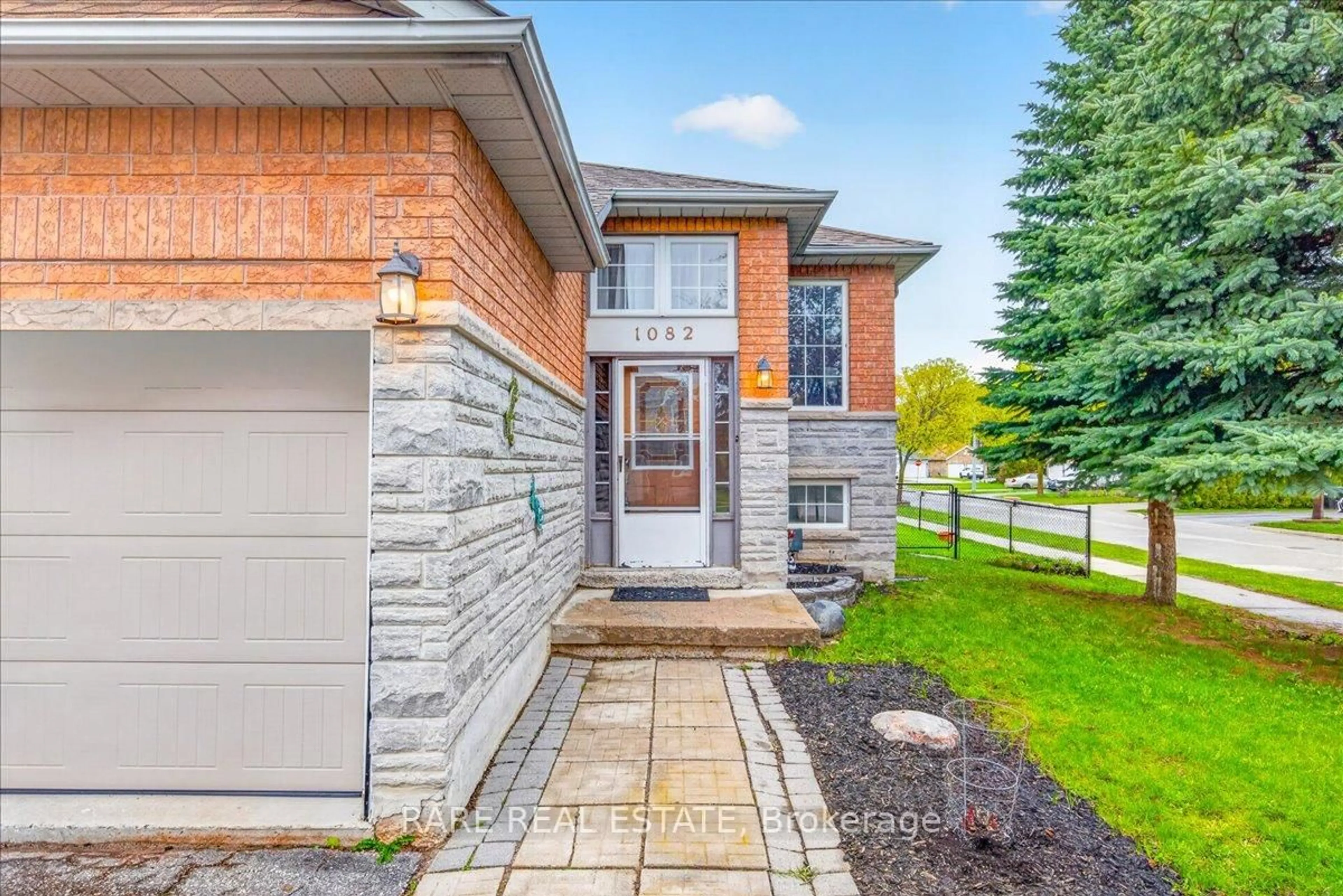Home with brick exterior material, street for 1082 Kensington St, Innisfil Ontario L9S 1V1