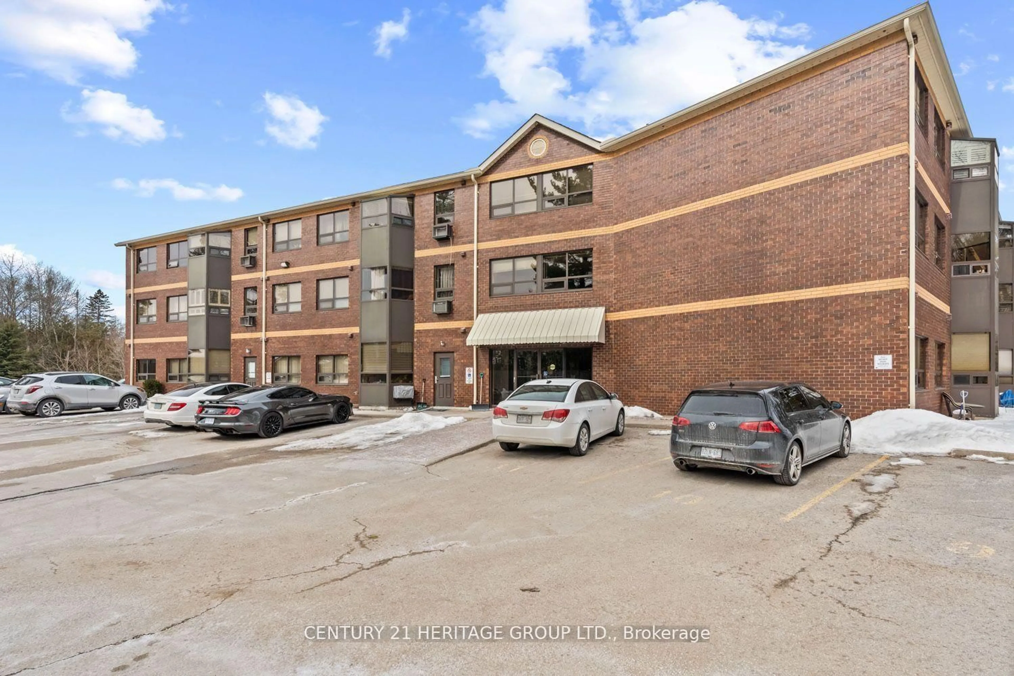Unknown for 166 Olive St #105, East Gwillimbury Ontario L9N 1M9