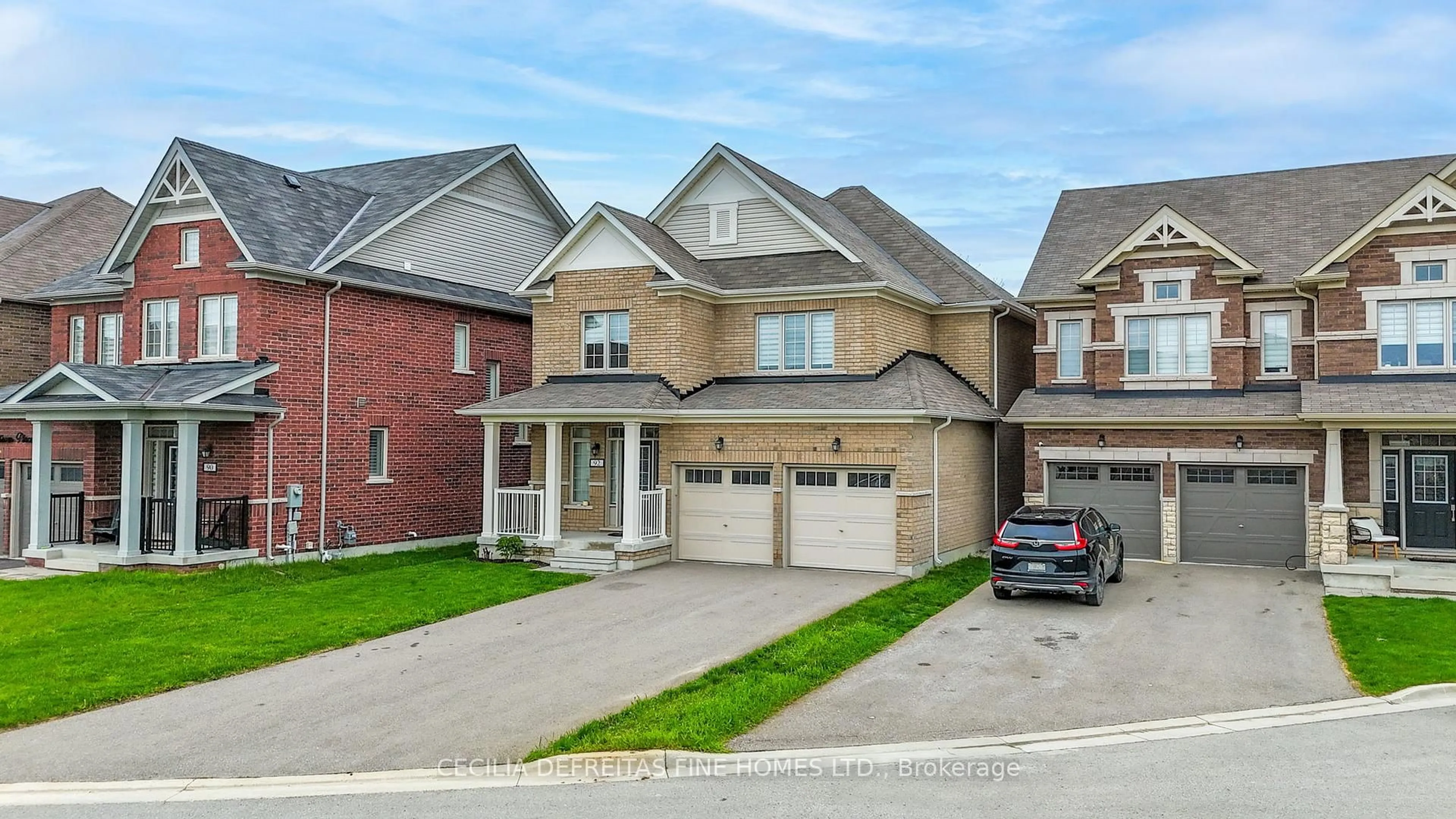 Home with brick exterior material, street for 92 Pridham Pl, New Tecumseth Ontario L0G 1W0