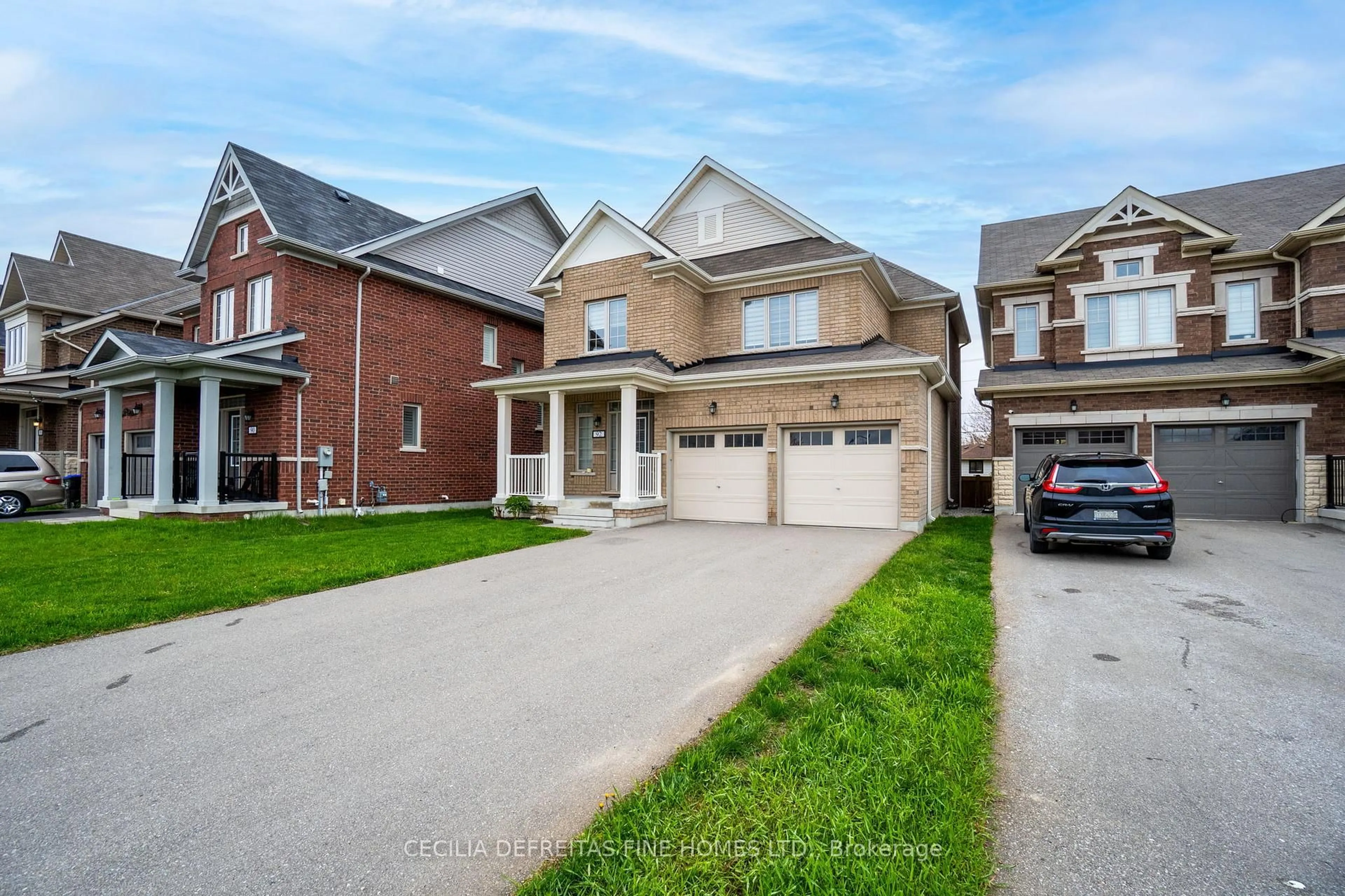 Home with brick exterior material, street for 92 Pridham Pl, New Tecumseth Ontario L0G 1W0