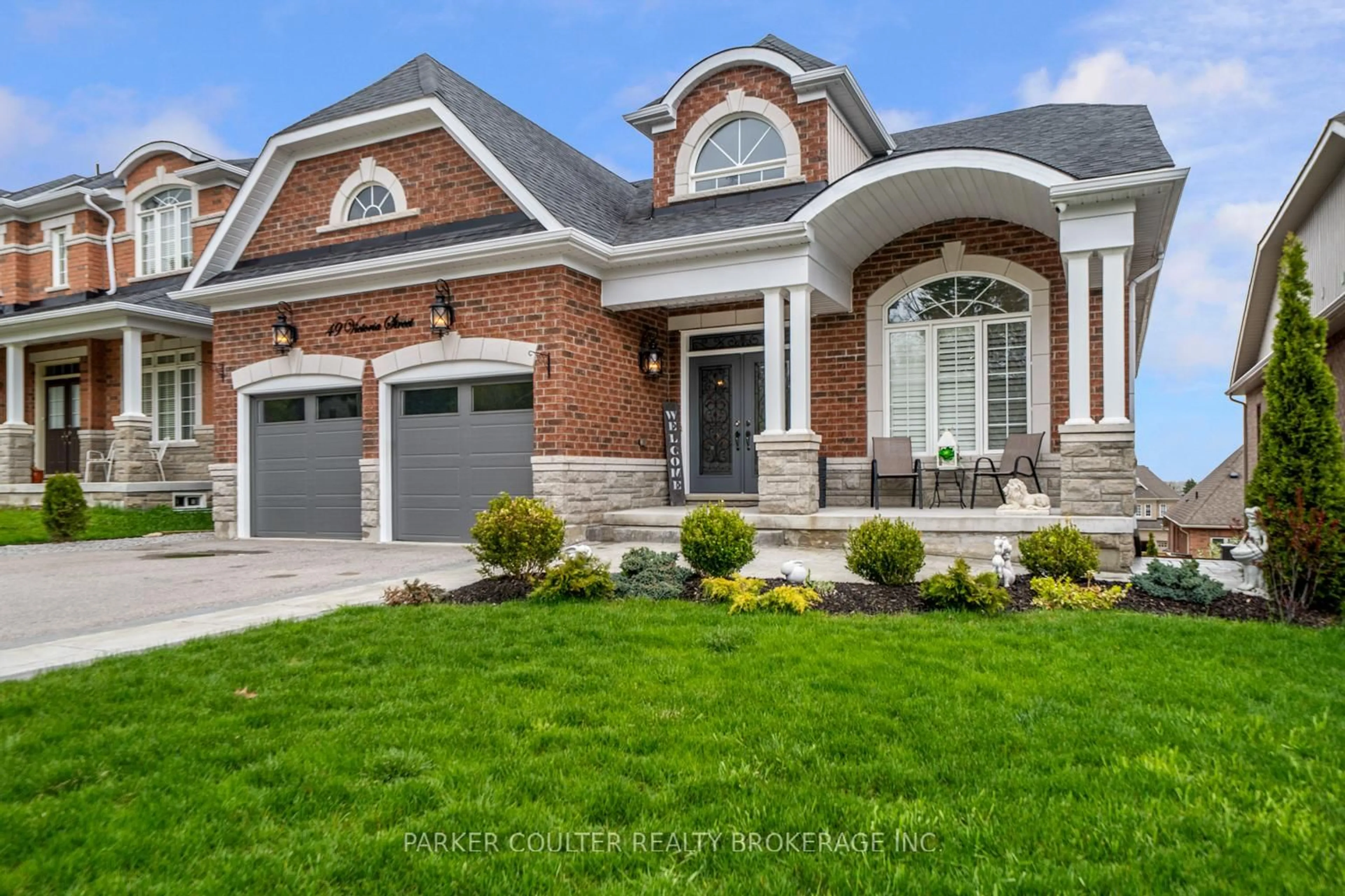 Home with brick exterior material, street for 49 Victoria St, Innisfil Ontario L0L 1L0