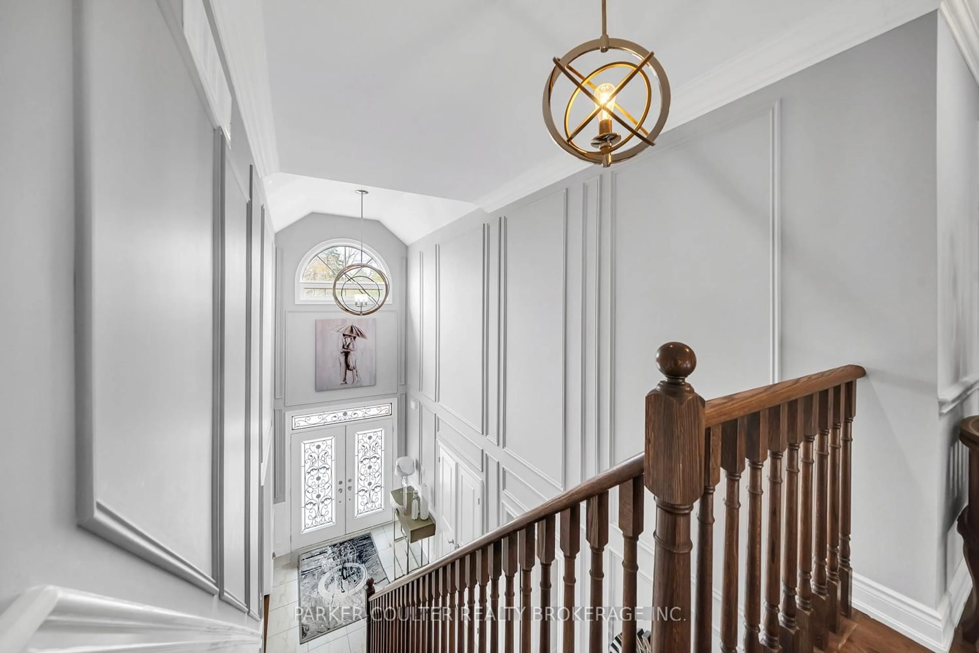 Indoor foyer for 49 Victoria St, Innisfil Ontario L0L 1L0