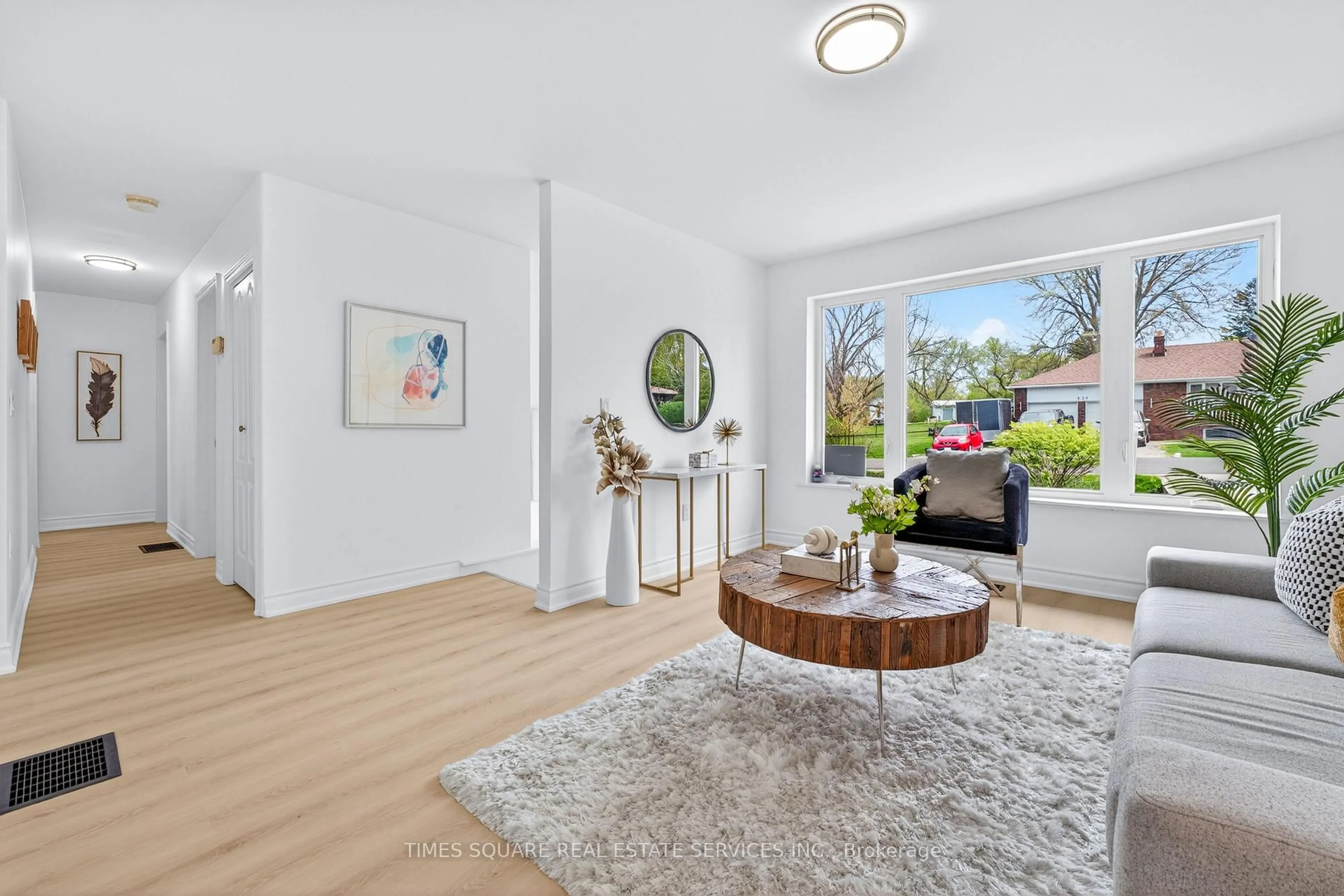 Living room with furniture, unknown for 230 East St, East Gwillimbury Ontario L9N 1K8