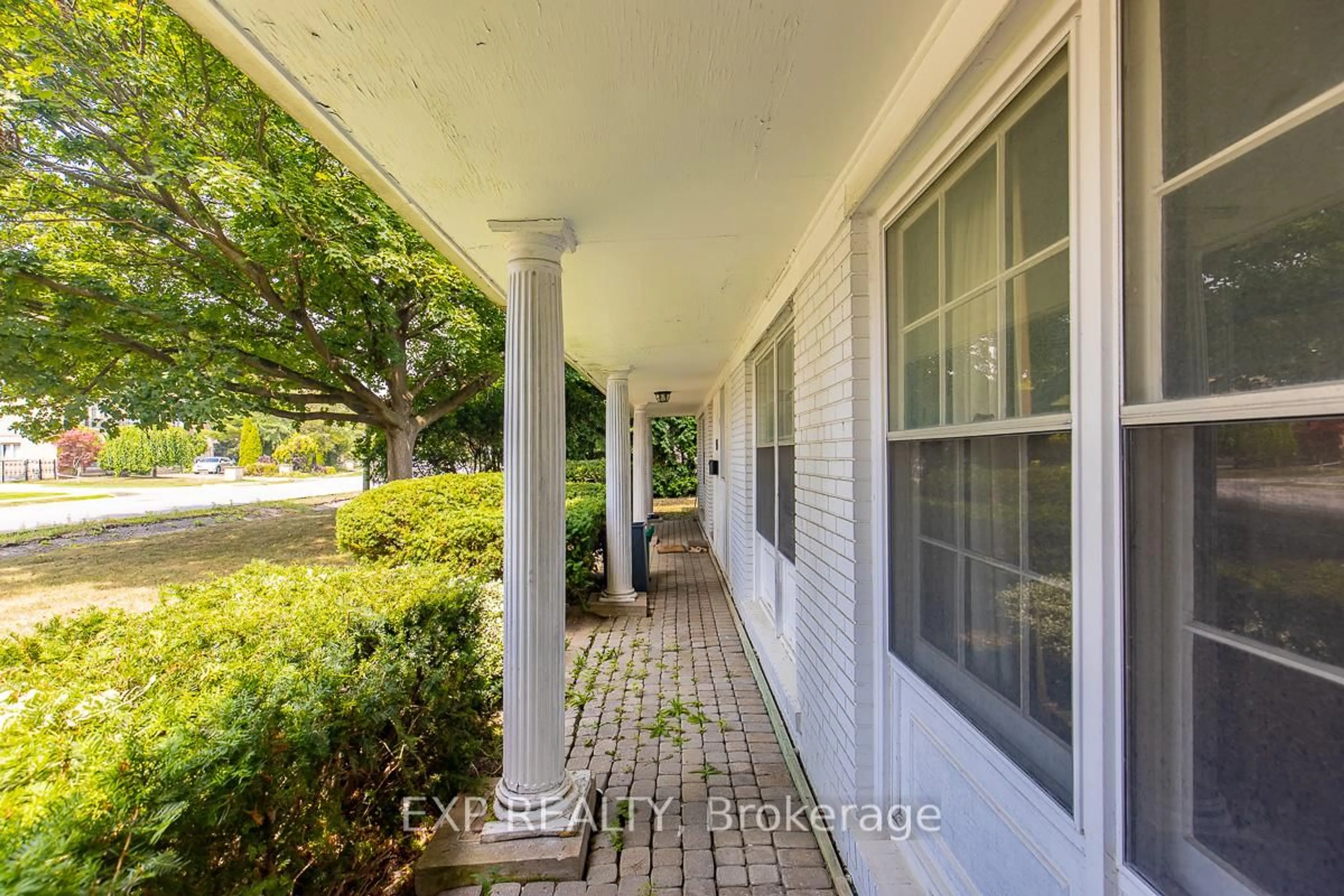 Unknown for 9 Laureleaf Rd, Markham Ontario L3T 2X2
