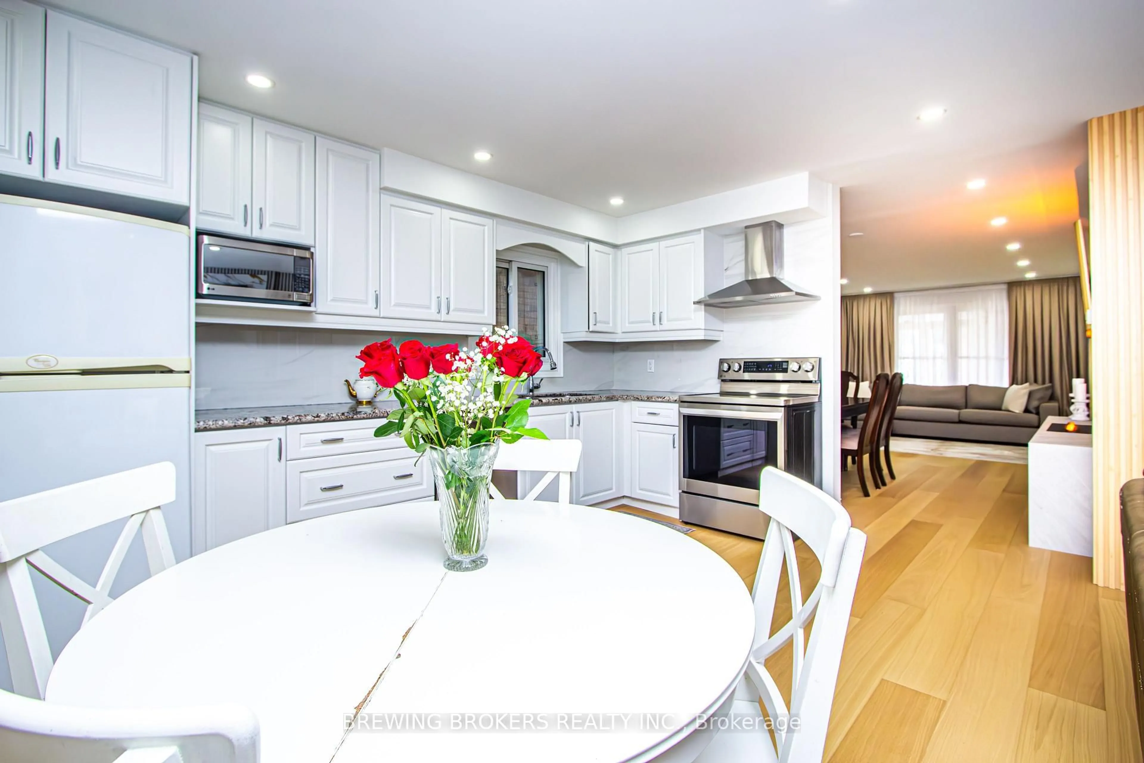 Open concept kitchen, unknown for 63 Marita Pl, Vaughan Ontario L4K 3J8
