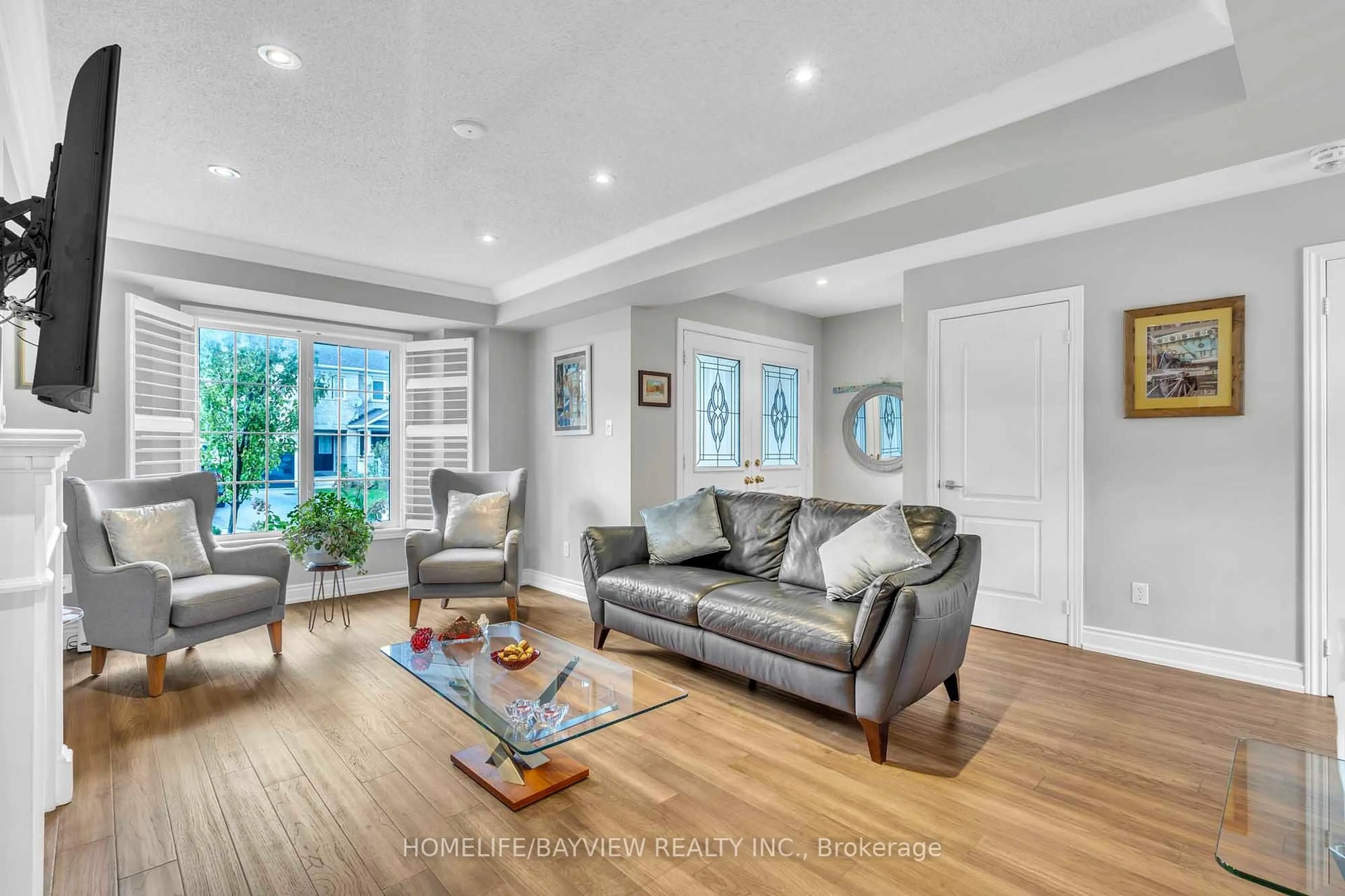 Living room with furniture, unknown for 15 Elderbrook Cres, Vaughan Ontario L4K 5M3