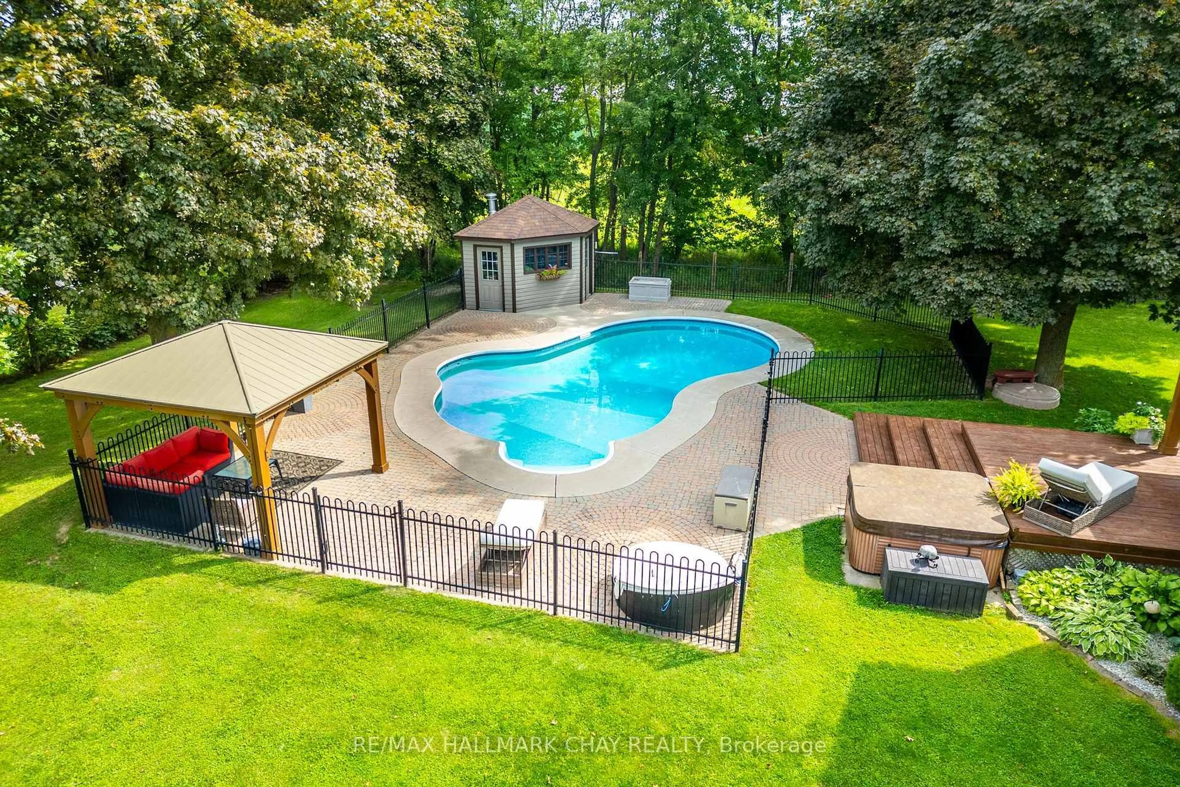 Pool for 2389 Concession Road 8 Rd, Adjala-Tosorontio Ontario L0G 1W0