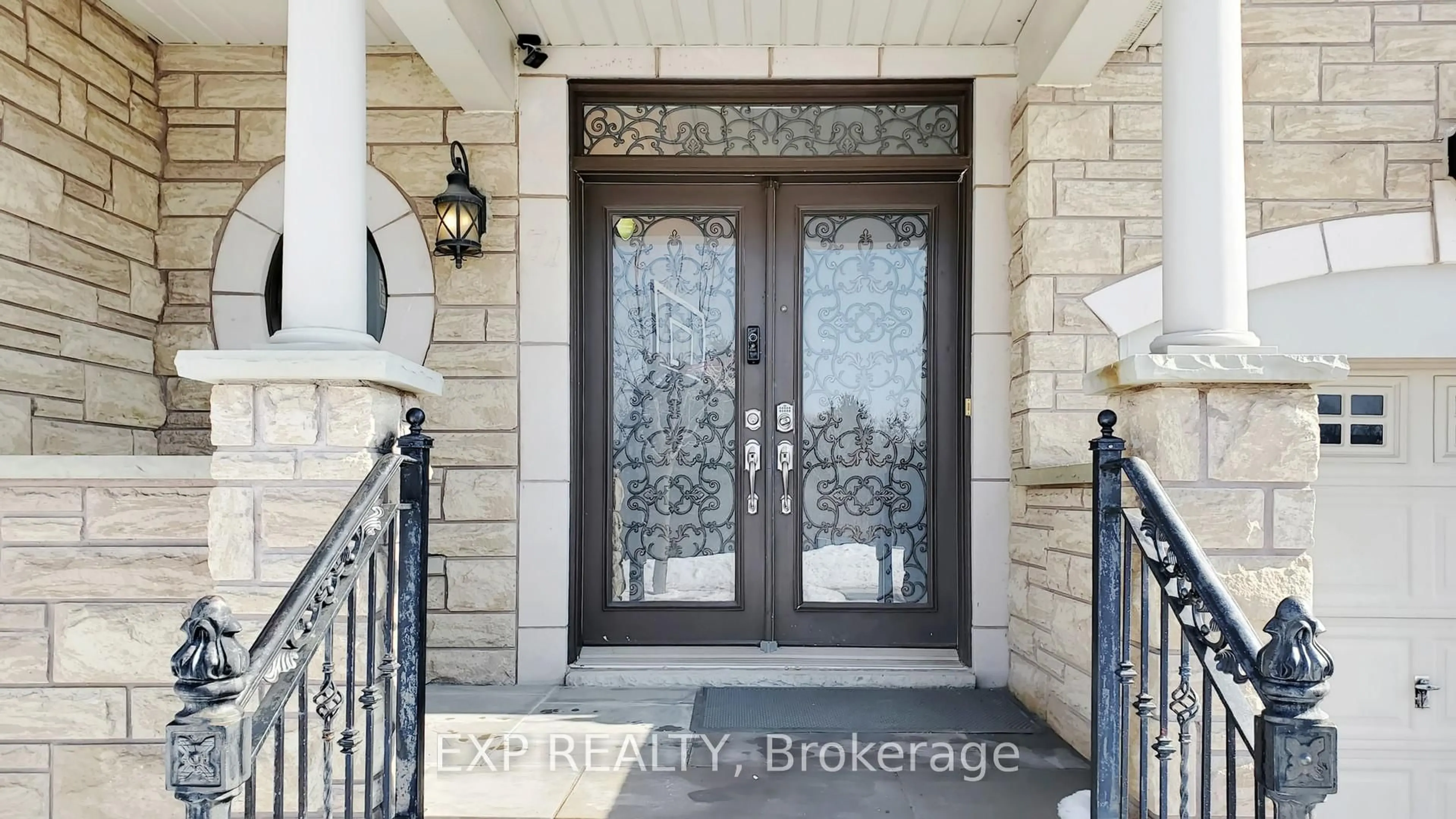 Indoor entryway for 71 Golden Meadow Dr, Markham Ontario L6E 1E9