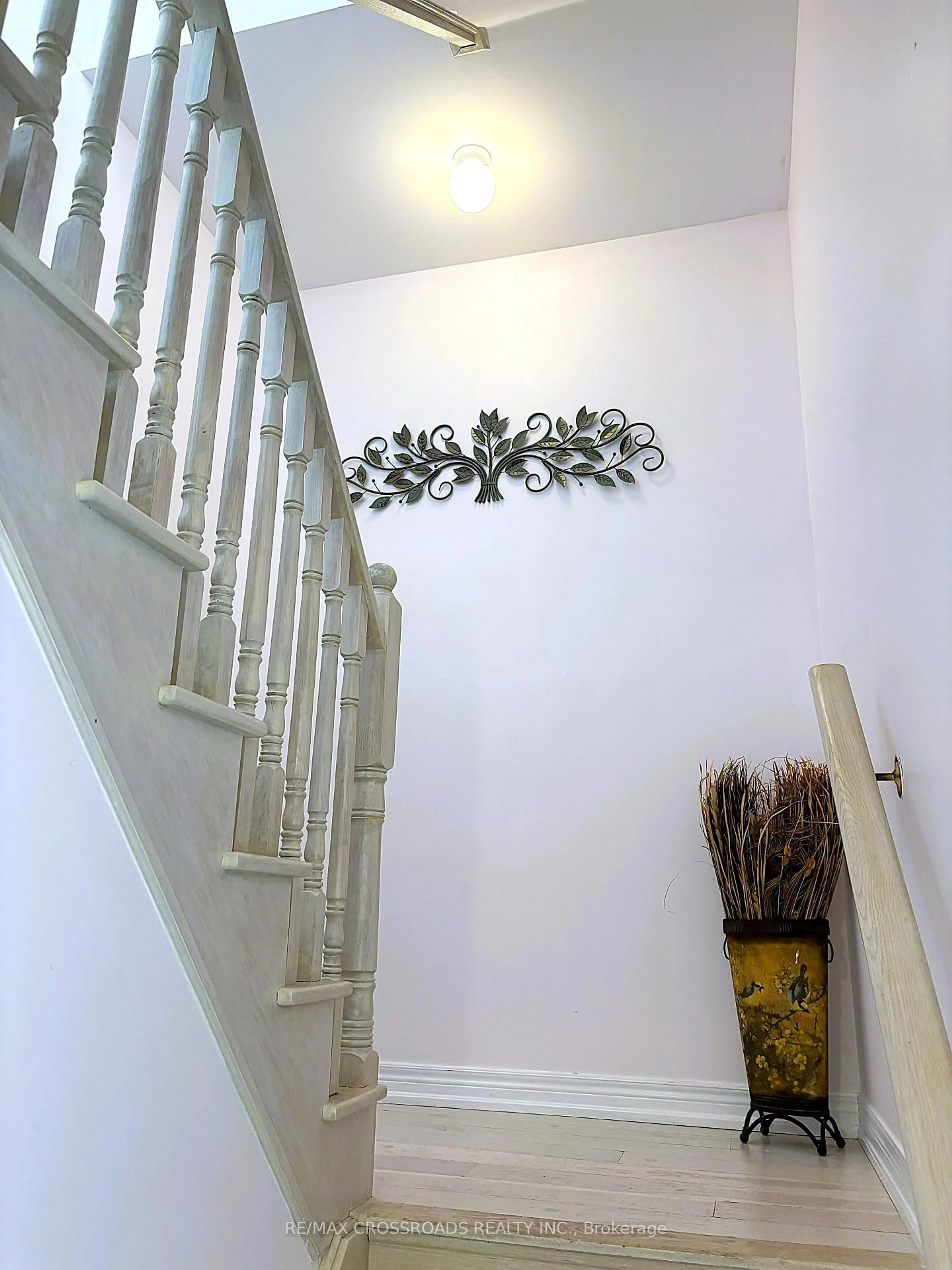 Stairs for 49 Memon Pl, Markham Ontario L6E 0S1