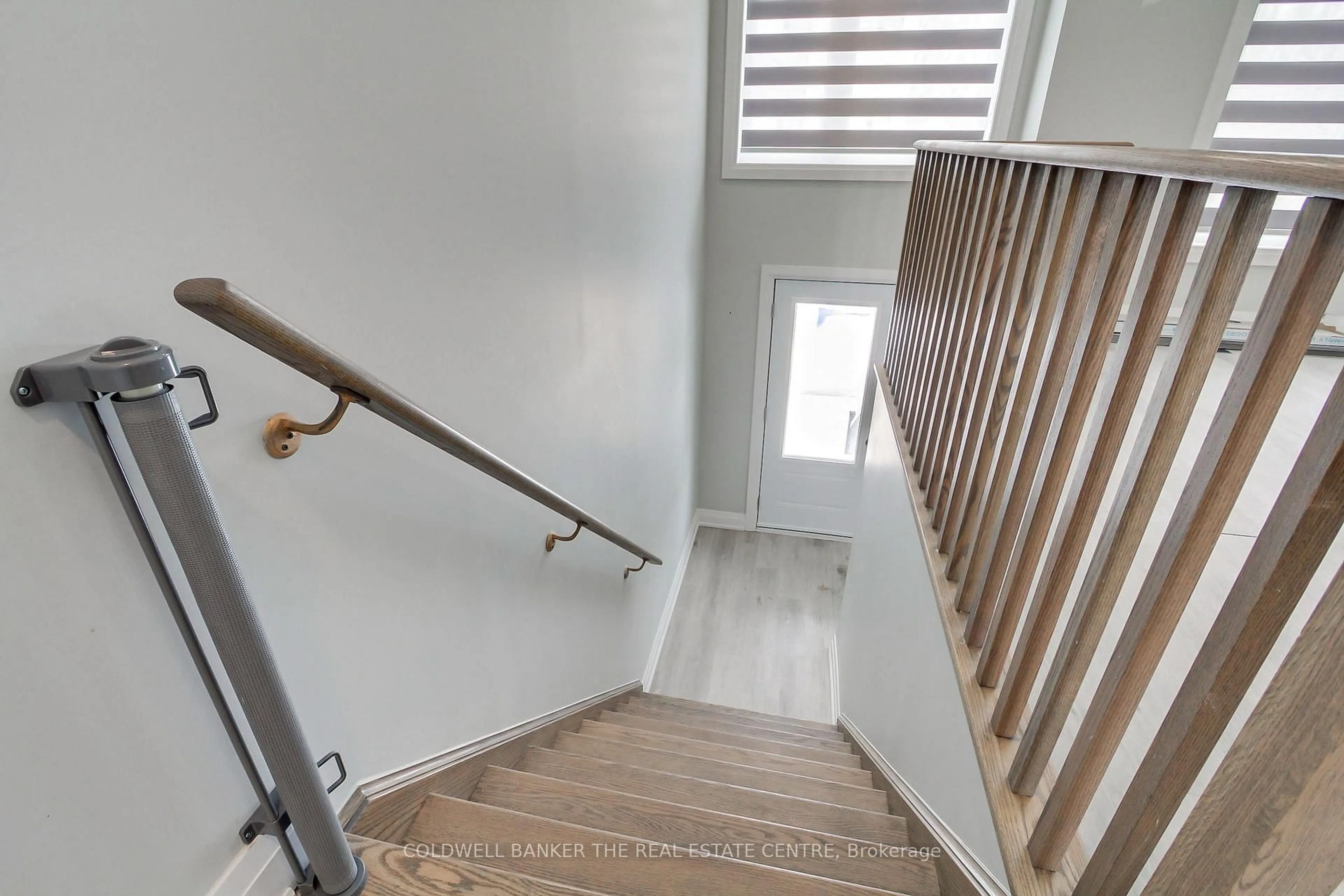 Stairs for 1481 Purchase Pl, Innisfil Ontario L0L 1W0