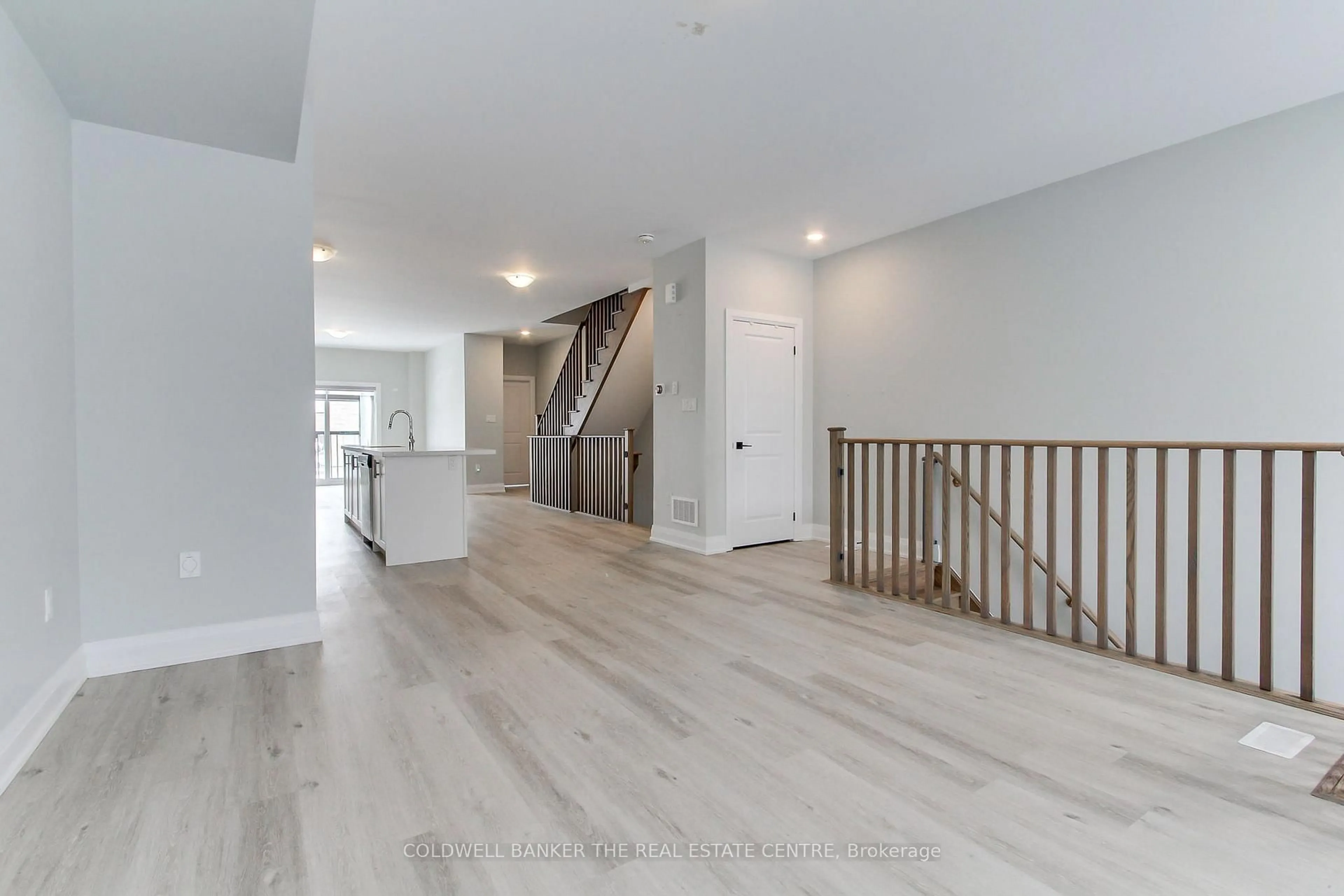 Indoor entryway for 1481 Purchase Pl, Innisfil Ontario L0L 1W0