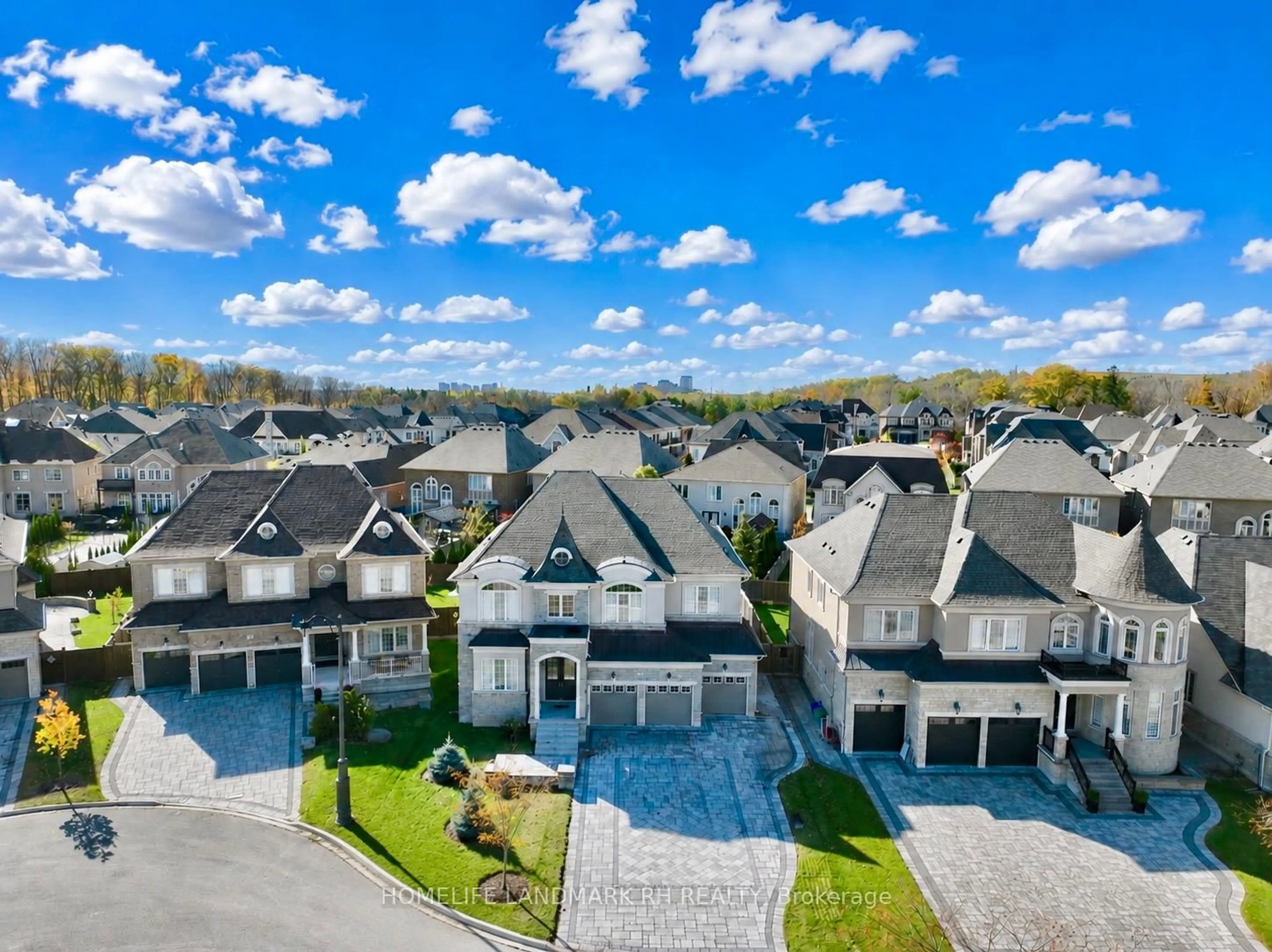 A pic from outside/outdoor area/front of a property/back of a property/a pic from drone, water/lake/river/ocean view for 38 Kaia Crt, Vaughan Ontario L6A 4T9