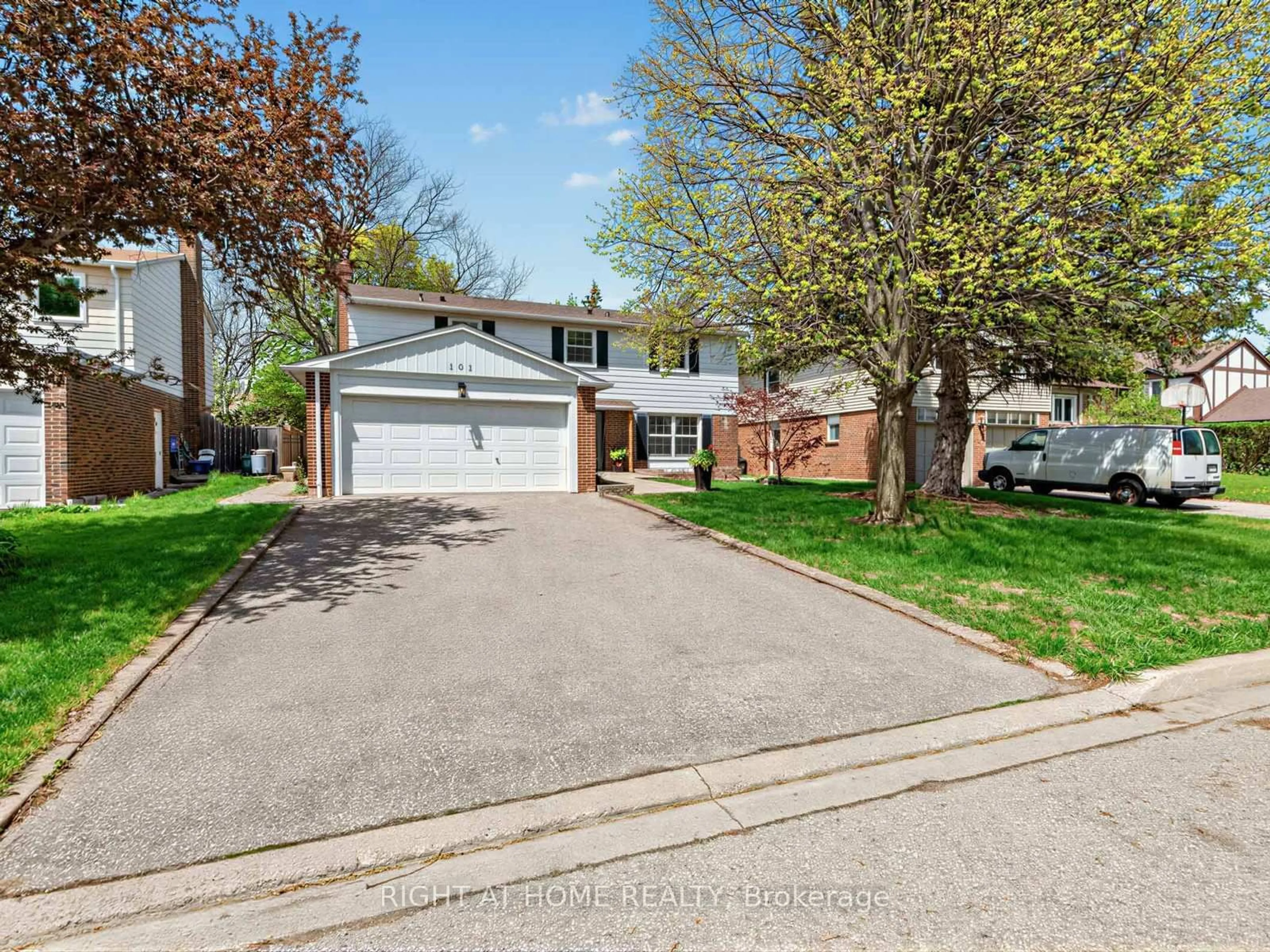 Unknown for 101 Holsworthy Cres, Markham Ontario L3T 4C5