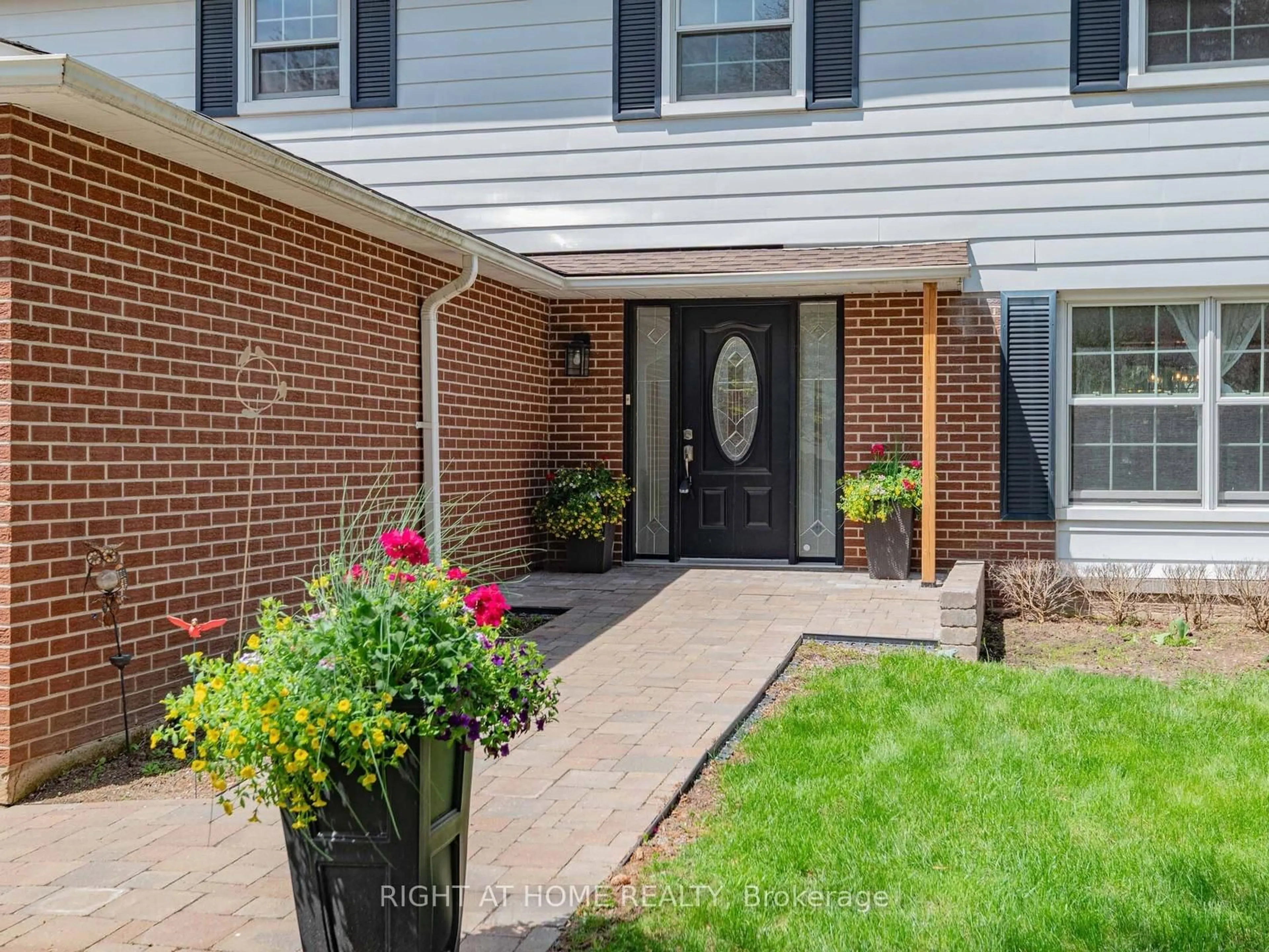 Home with brick exterior material, street for 101 Holsworthy Cres, Markham Ontario L3T 4C5
