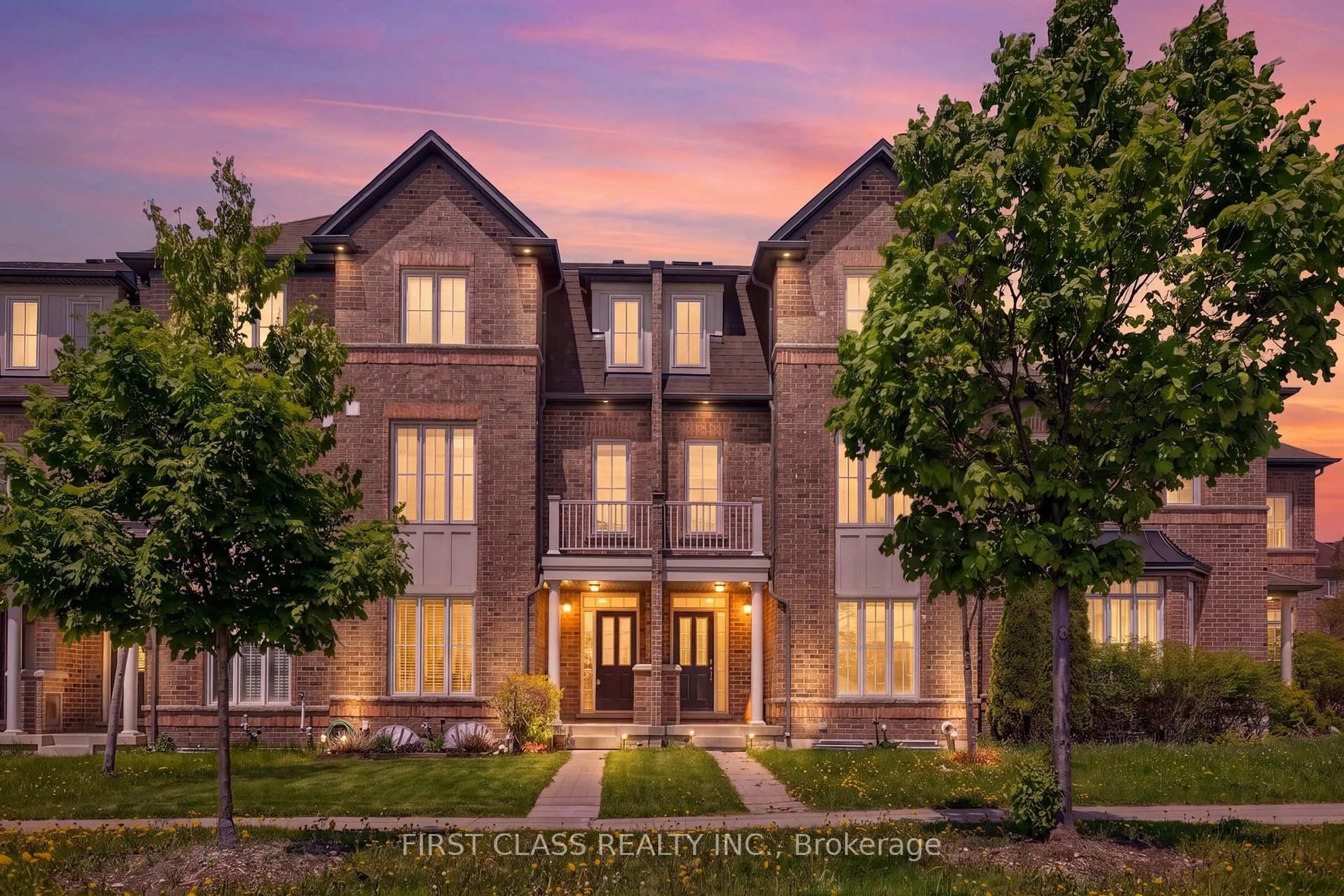 Home with brick exterior material, building for 2904 Elgin Mills Rd, Markham Ontario L6C 0E5