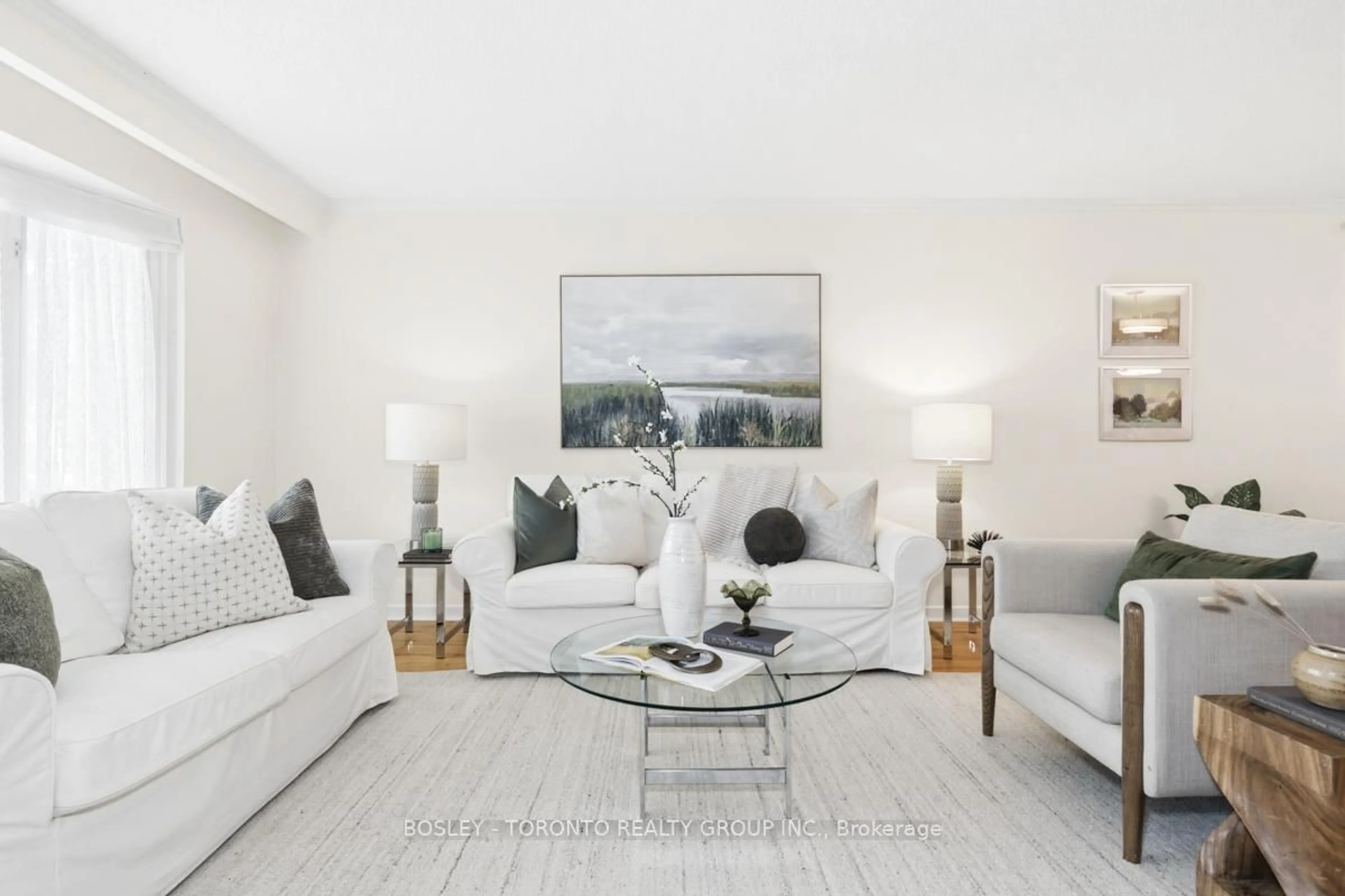 Living room with furniture, unknown for 17 Glamis Pl, Markham Ontario L3T 3G7