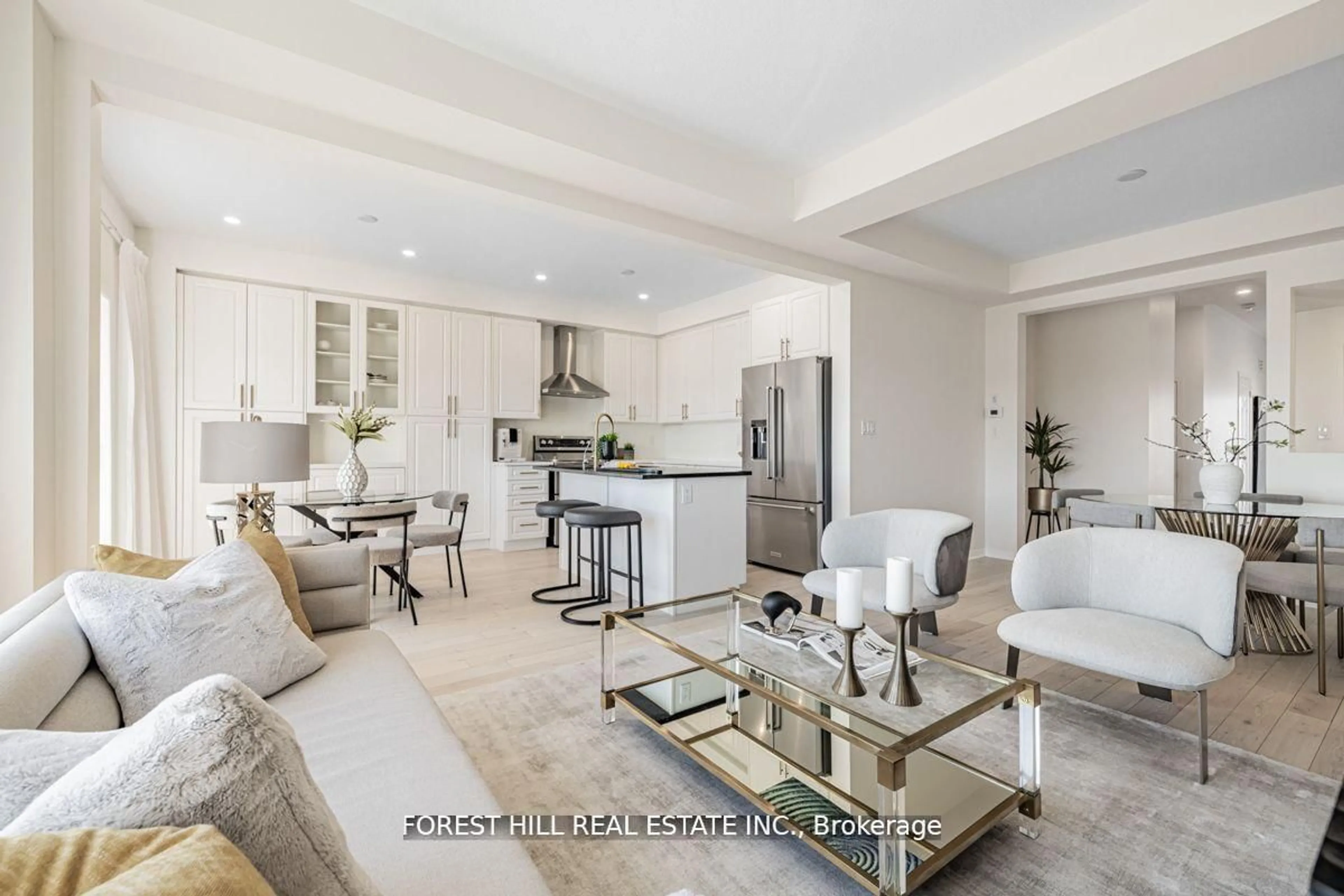 Open concept kitchen, ceramic/tile floor for 16 Hartney Dr, Richmond Hill Ontario L4S 0J8