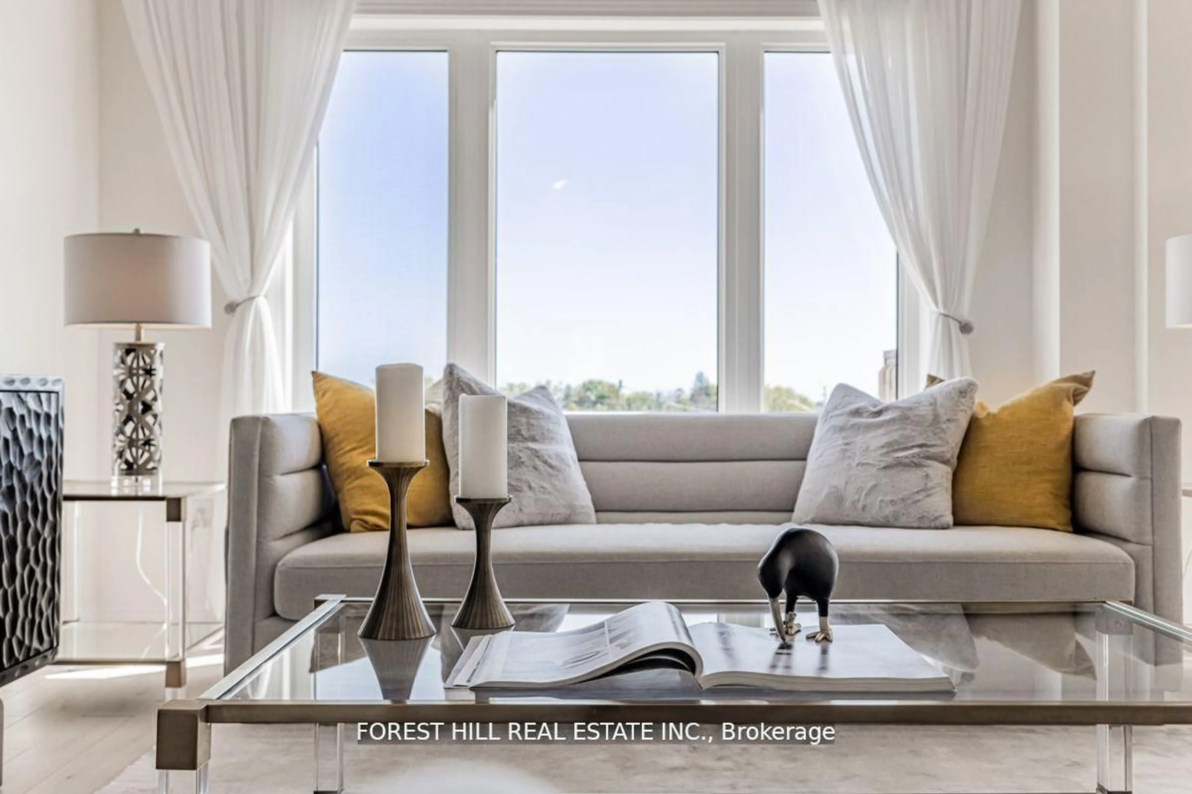 Living room with furniture, unknown for 16 Hartney Dr, Richmond Hill Ontario L4S 0J8