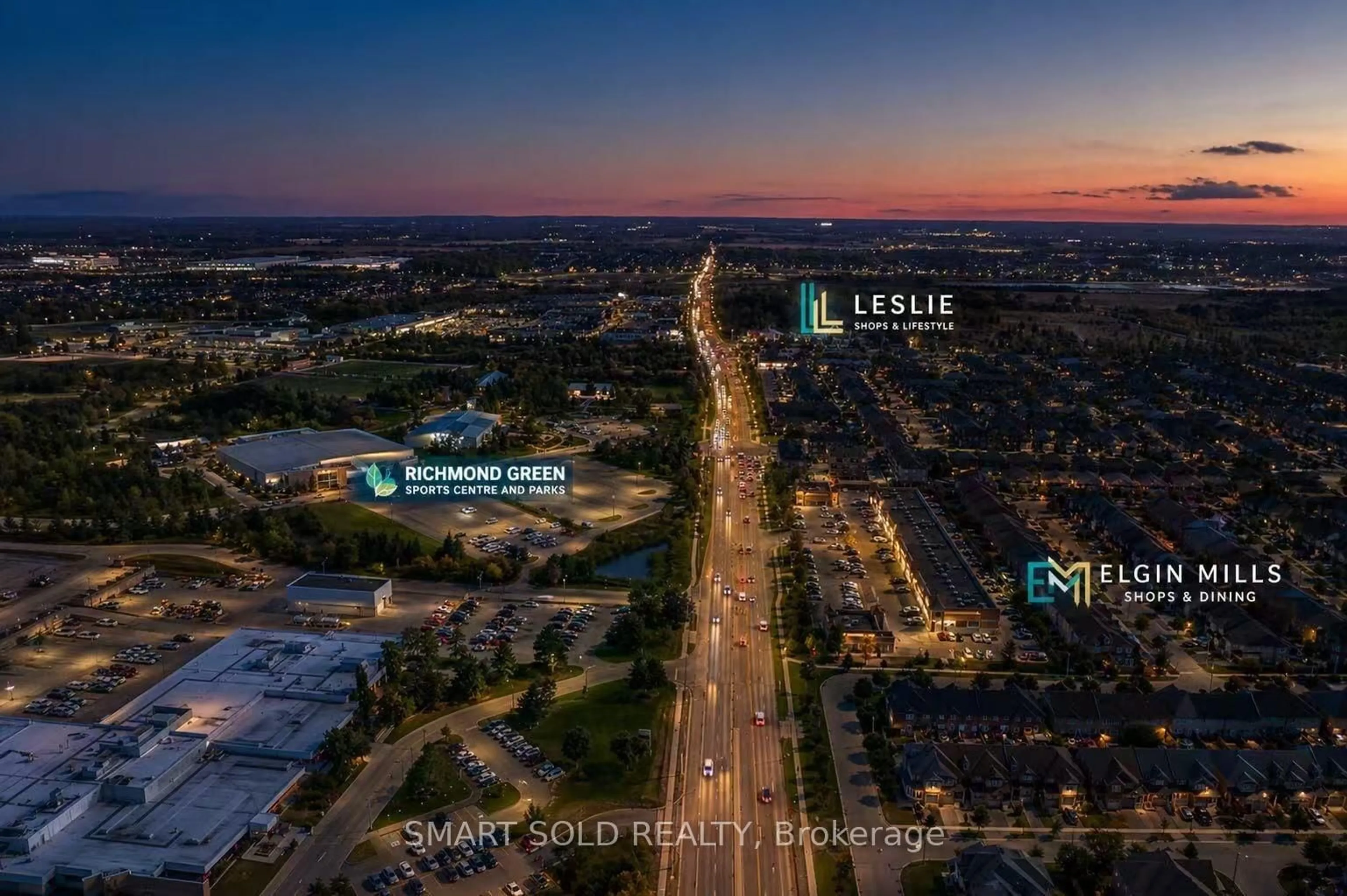 A pic from outside/outdoor area/front of a property/back of a property/a pic from drone, street for 18 Current Dr, Richmond Hill Ontario L4S 0M5