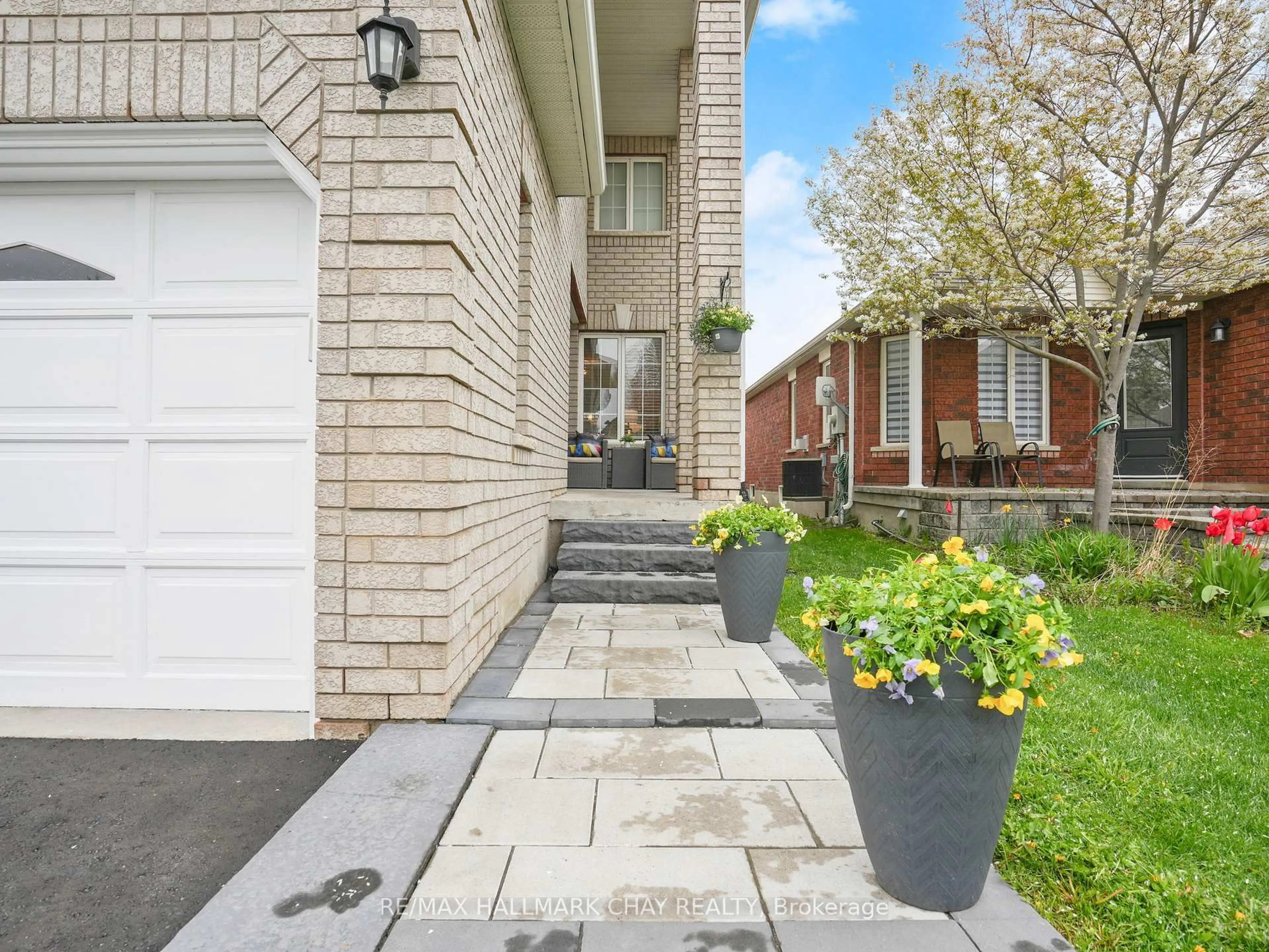 Unknown for 16 Preston Ave, New Tecumseth Ontario L9R 1Y6