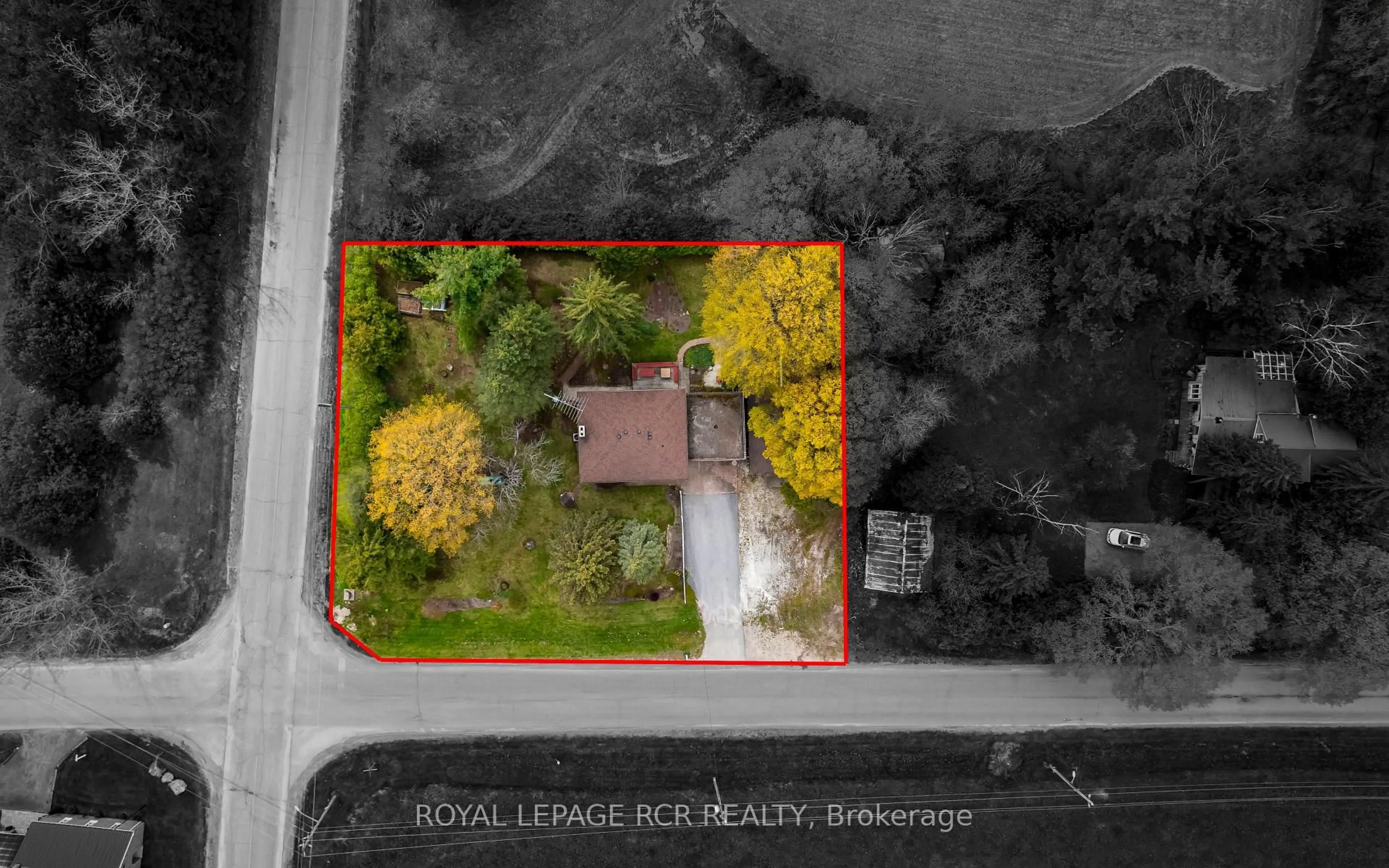 A pic from outside/outdoor area/front of a property/back of a property/a pic from drone, unknown for 8753 5th Sdrd, Adjala-Tosorontio Ontario L0N 1P0