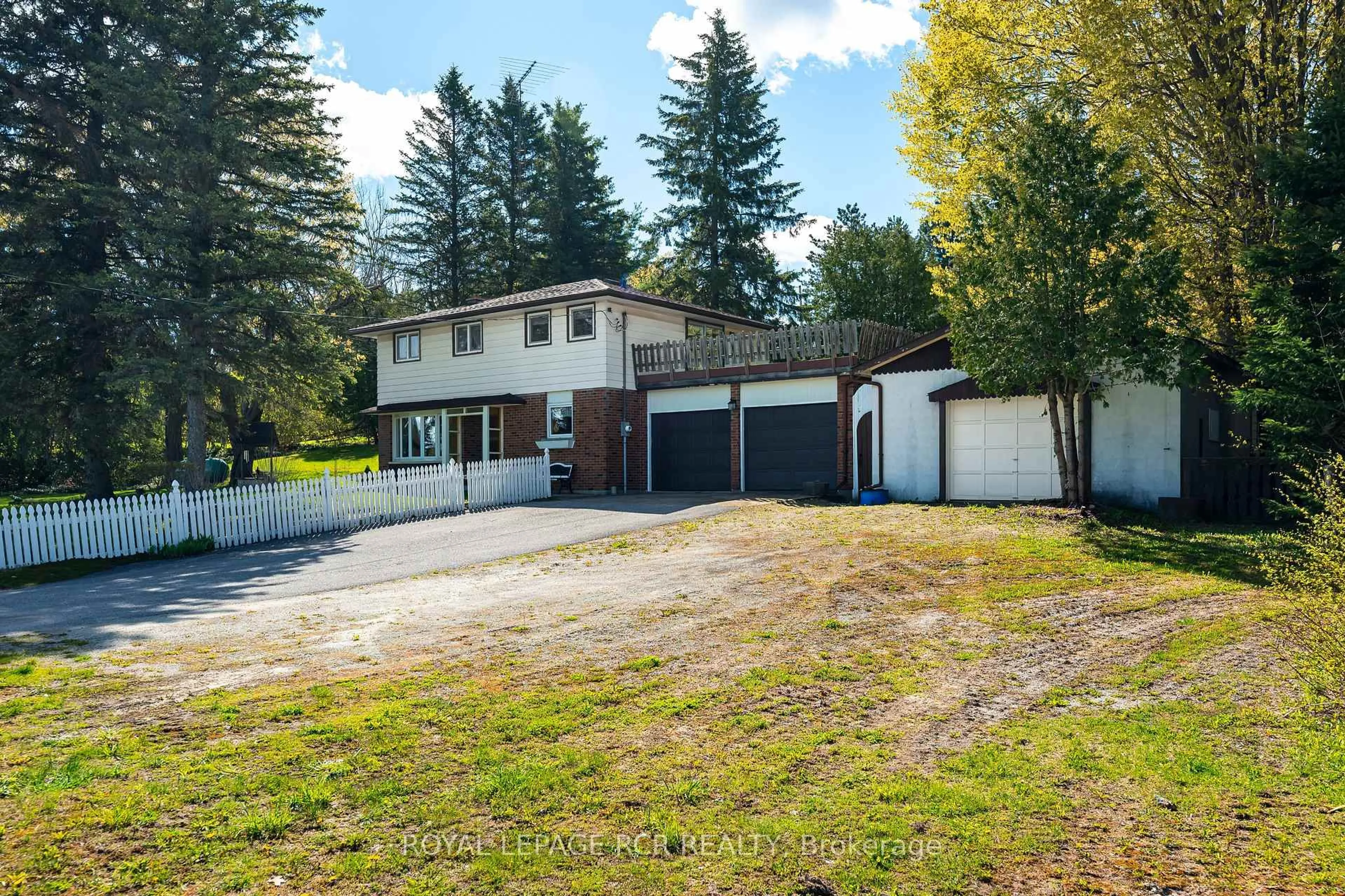 A pic from outside/outdoor area/front of a property/back of a property/a pic from drone, unknown for 8753 5th Sdrd, Adjala-Tosorontio Ontario L0N 1P0