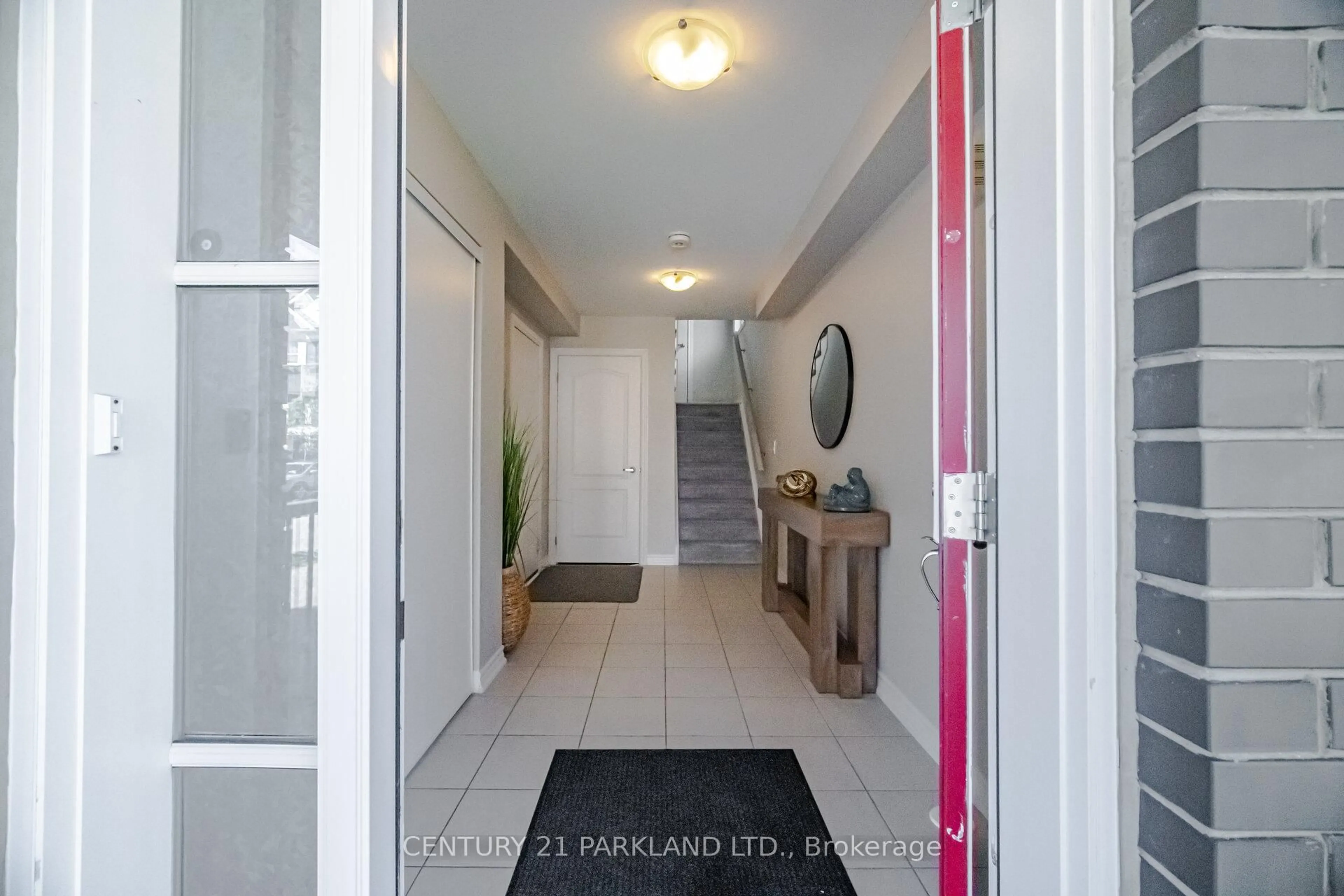 Indoor entryway for 18 Wimshaw Lane, Whitchurch-Stouffville Ontario L4A 8B7