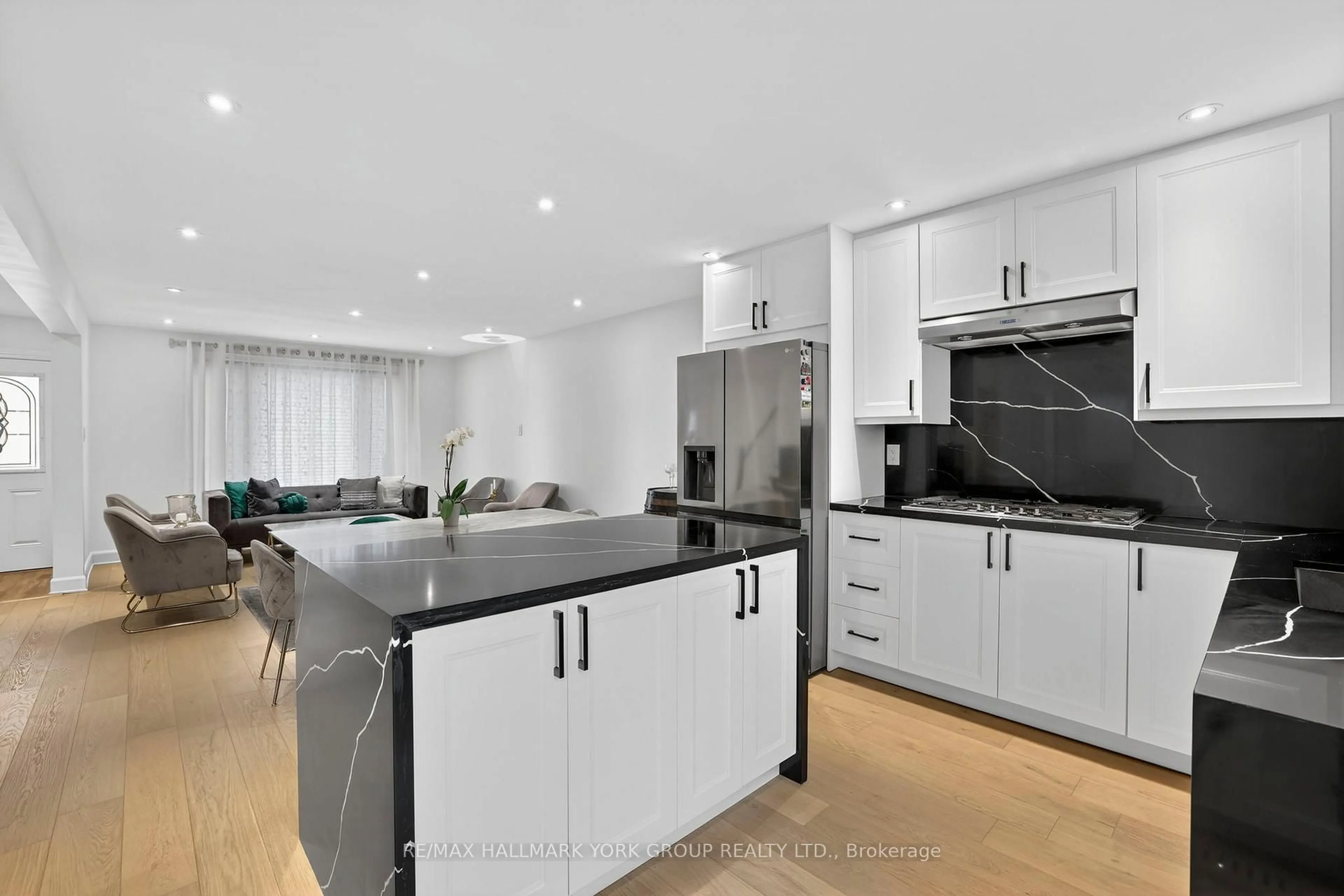 Contemporary kitchen, unknown for 459 Sandford St, Newmarket Ontario L3Y 4S8